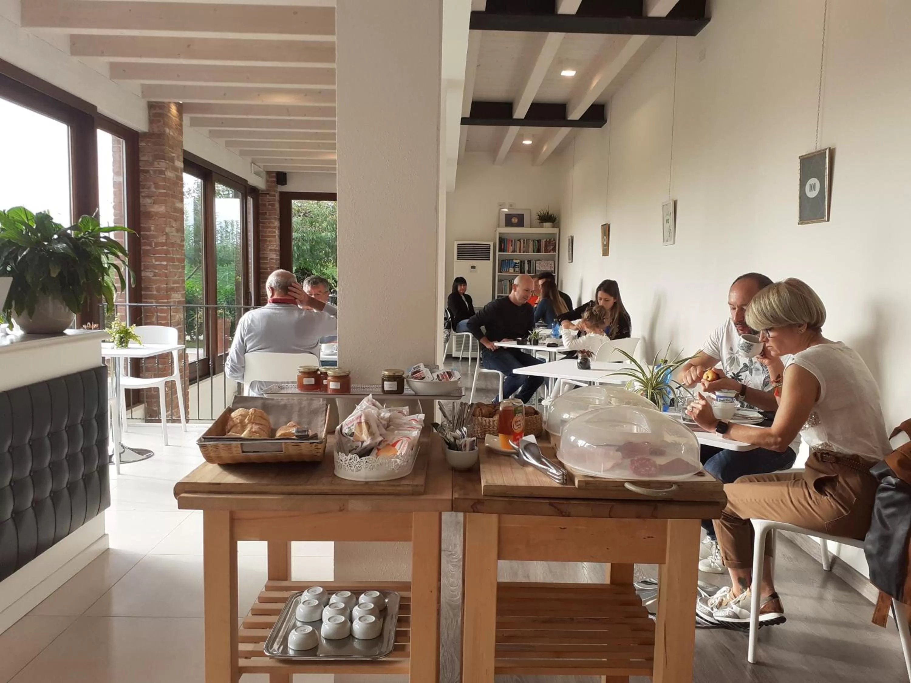 Breakfast in Casa Lidia - ALLOGGI SMART