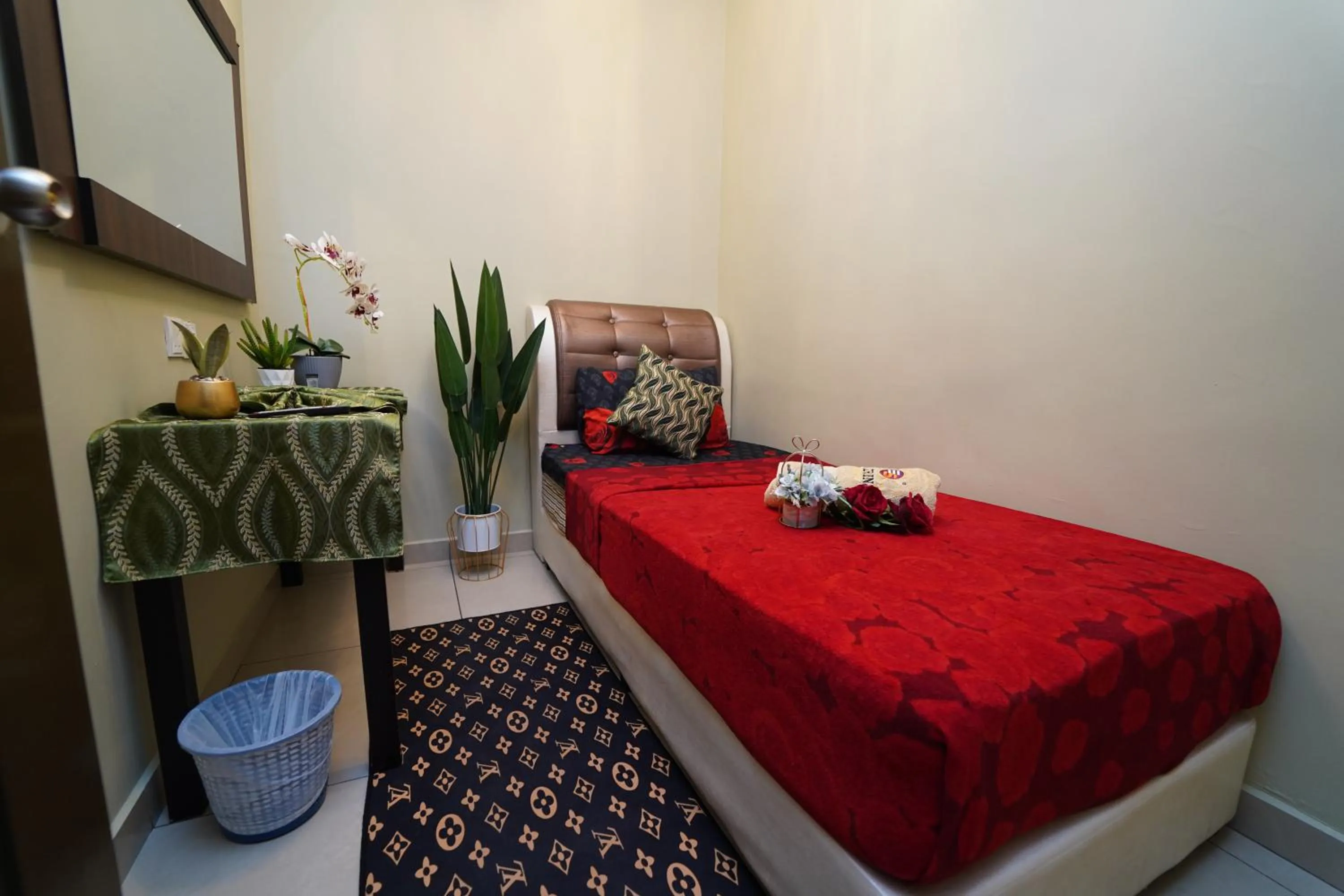 Bed in Ghazrin's Classic Hotel JB