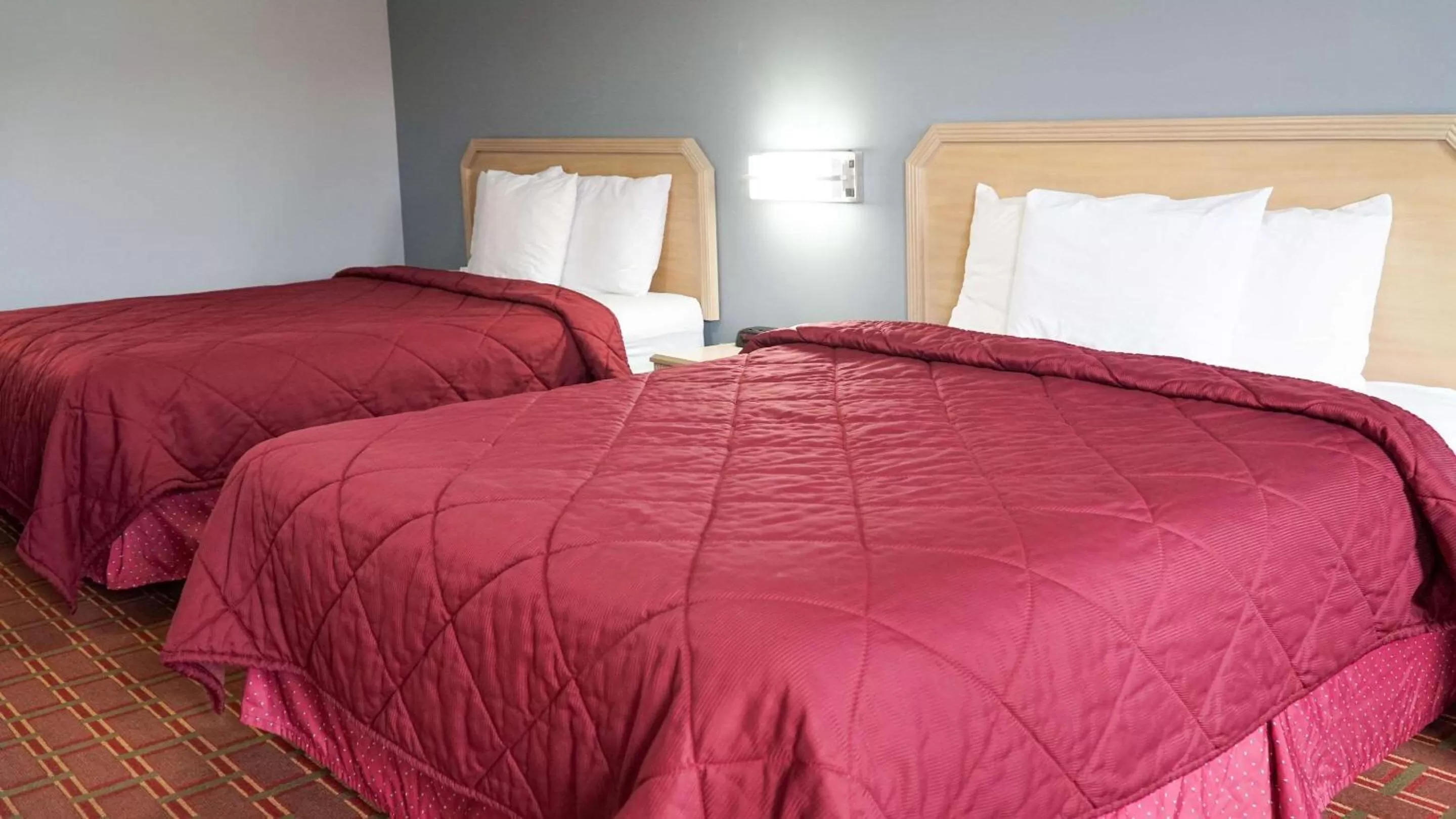 Photo of the whole room, Bed in Rodeway Inn