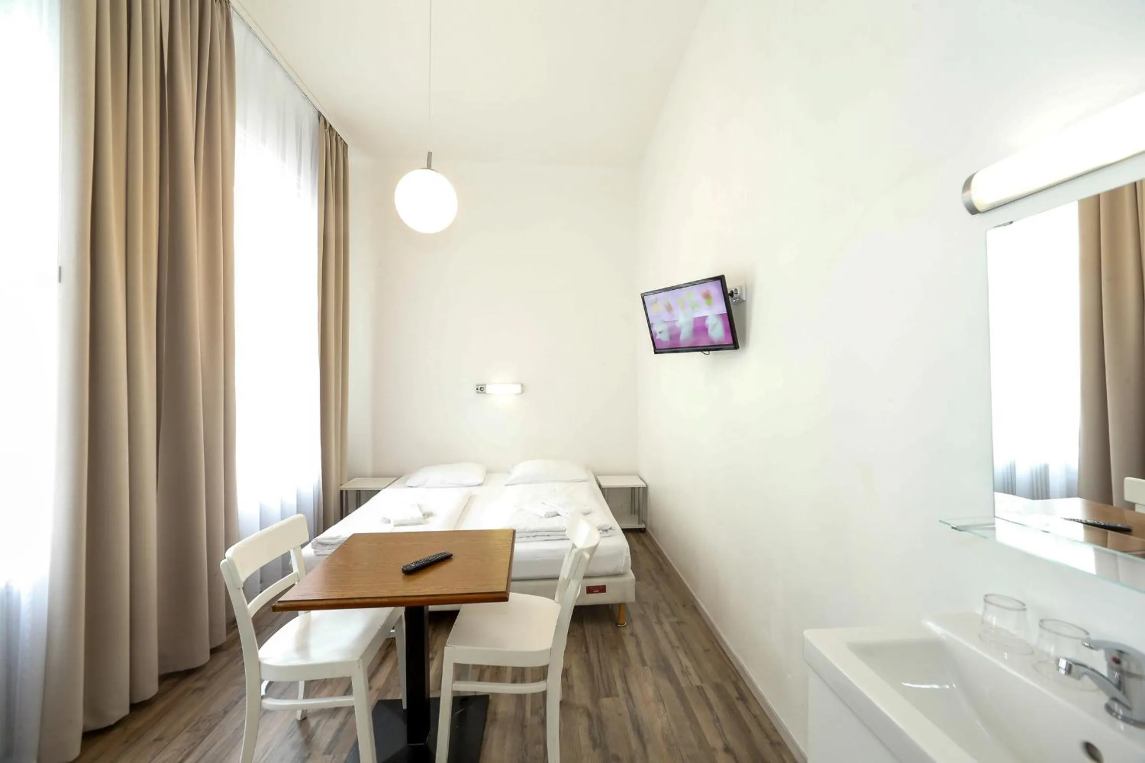 Timeout City Hotel, 5 min to city center, Self Check In