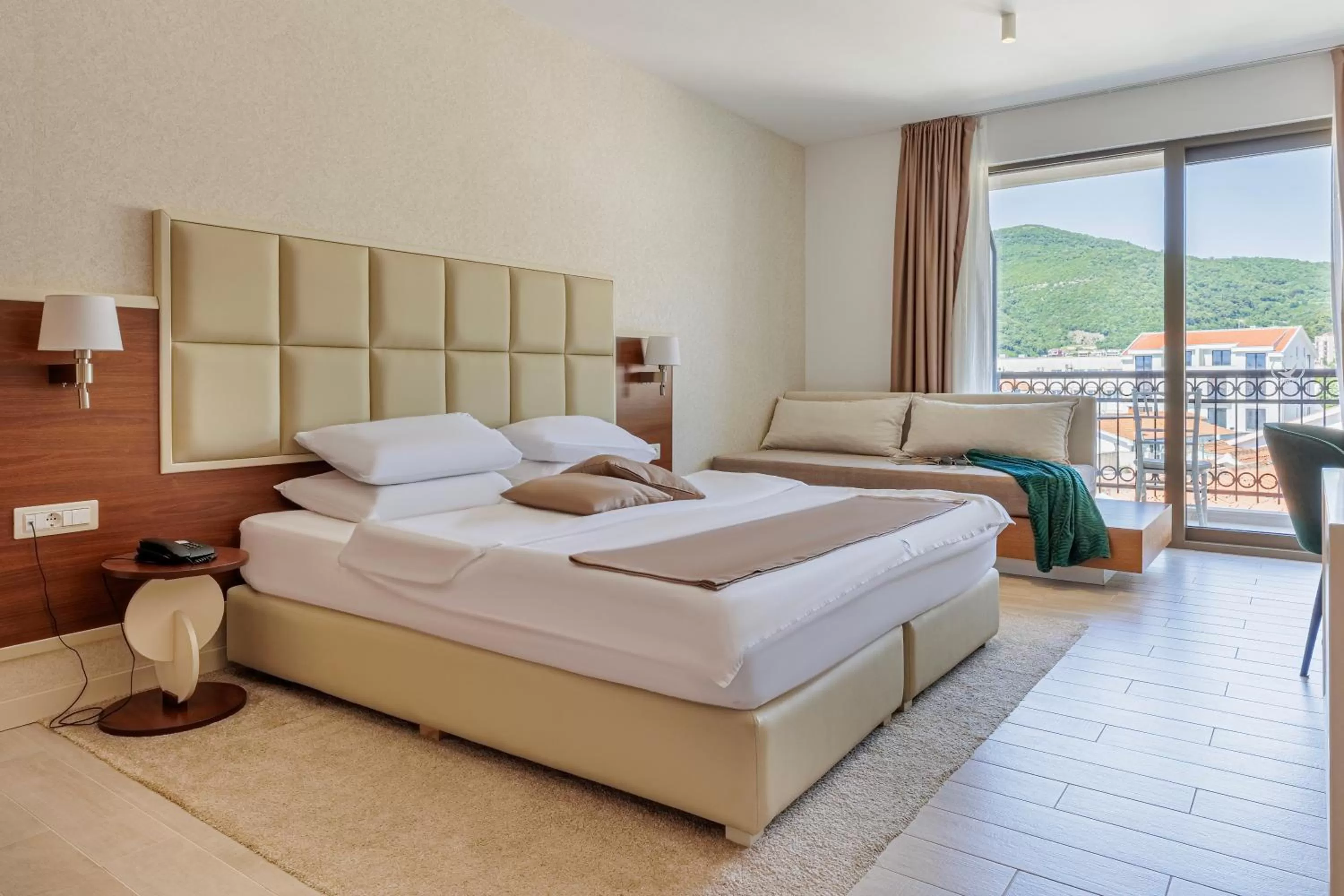 Bedroom, Bed in Hotel Kadmo by Aycon