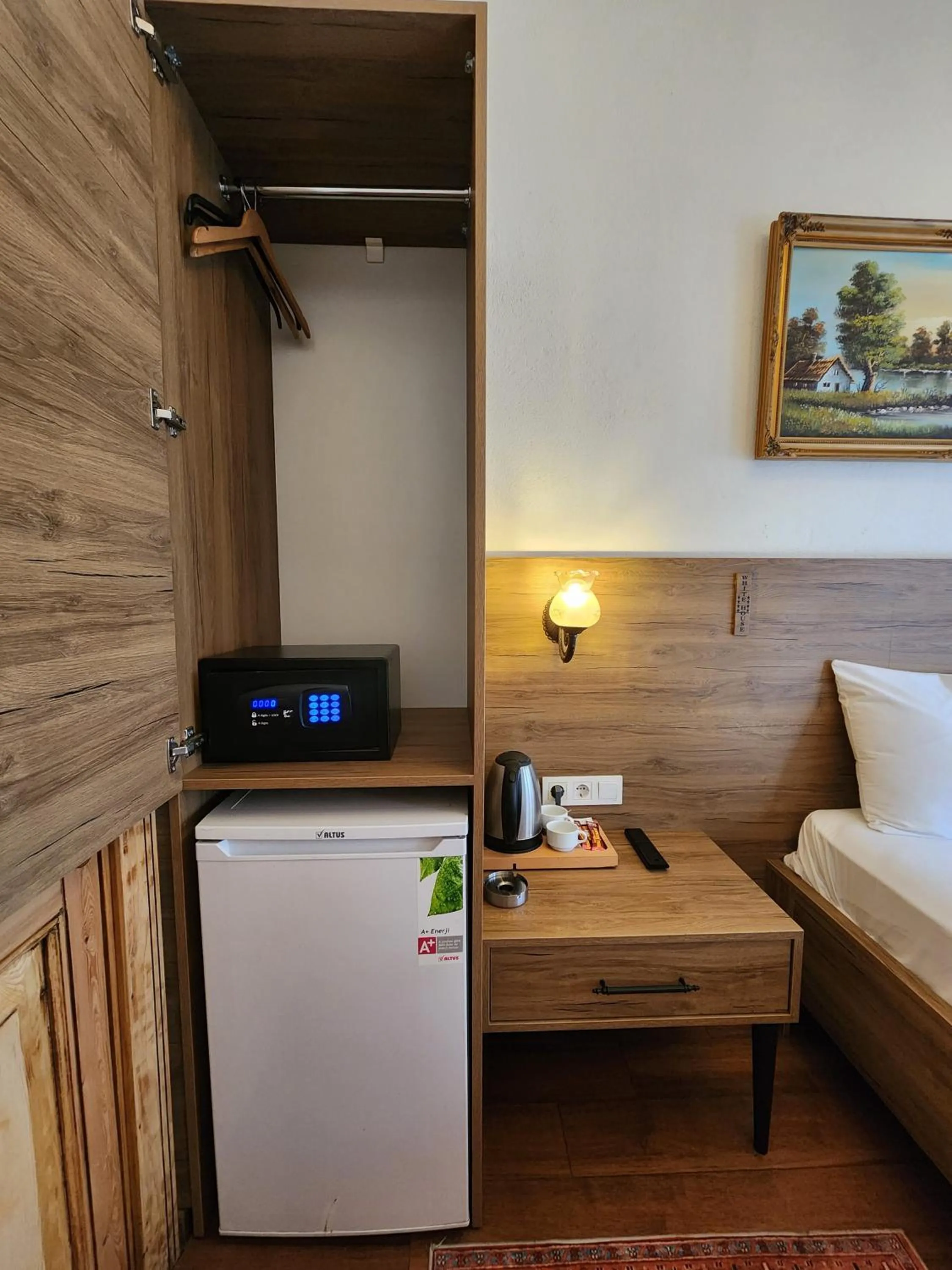 safe in Kadıköy White House