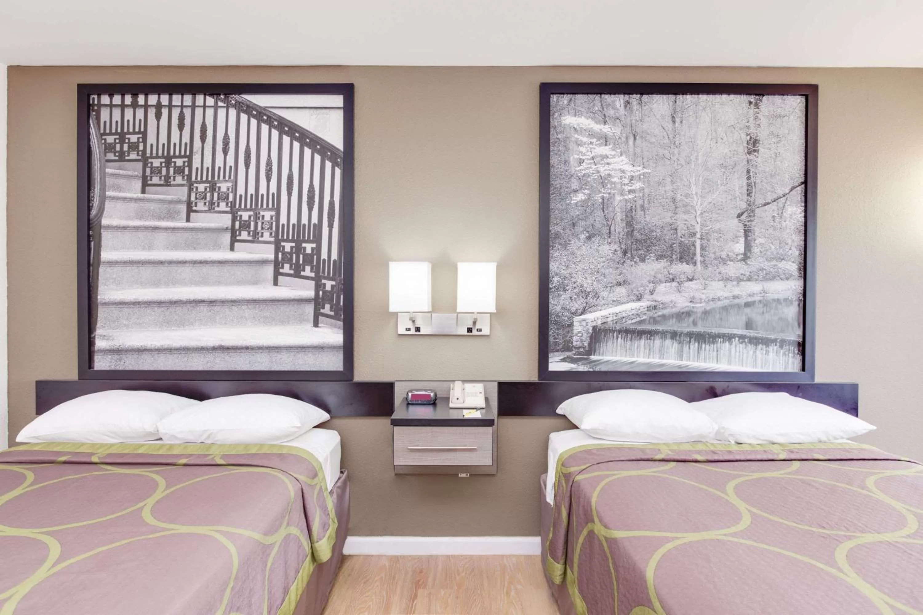 Photo of the whole room, Bed in Super 8 by Wyndham Dalton