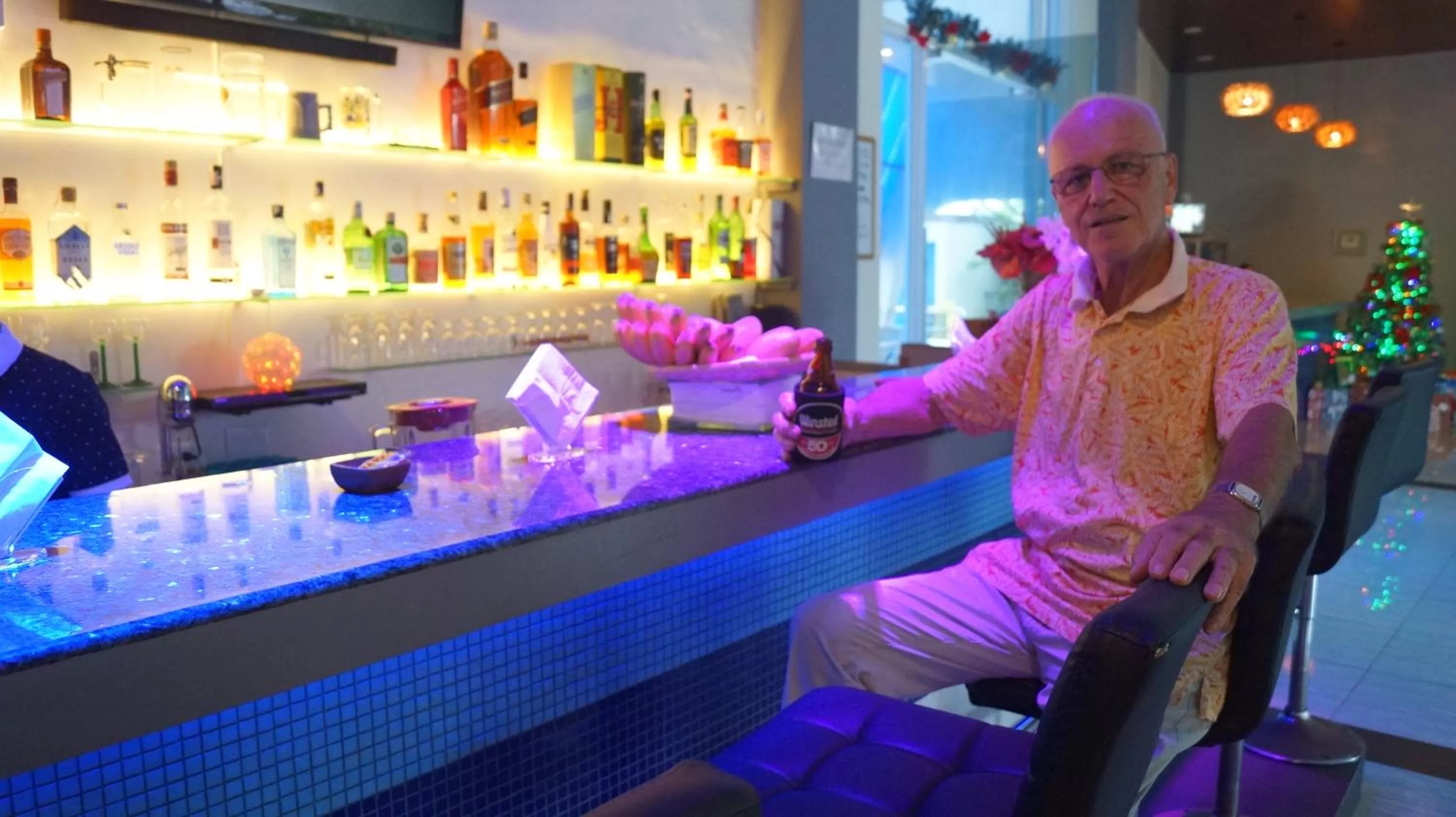 Lounge or bar in Panglao Sea Resort - Tangnan