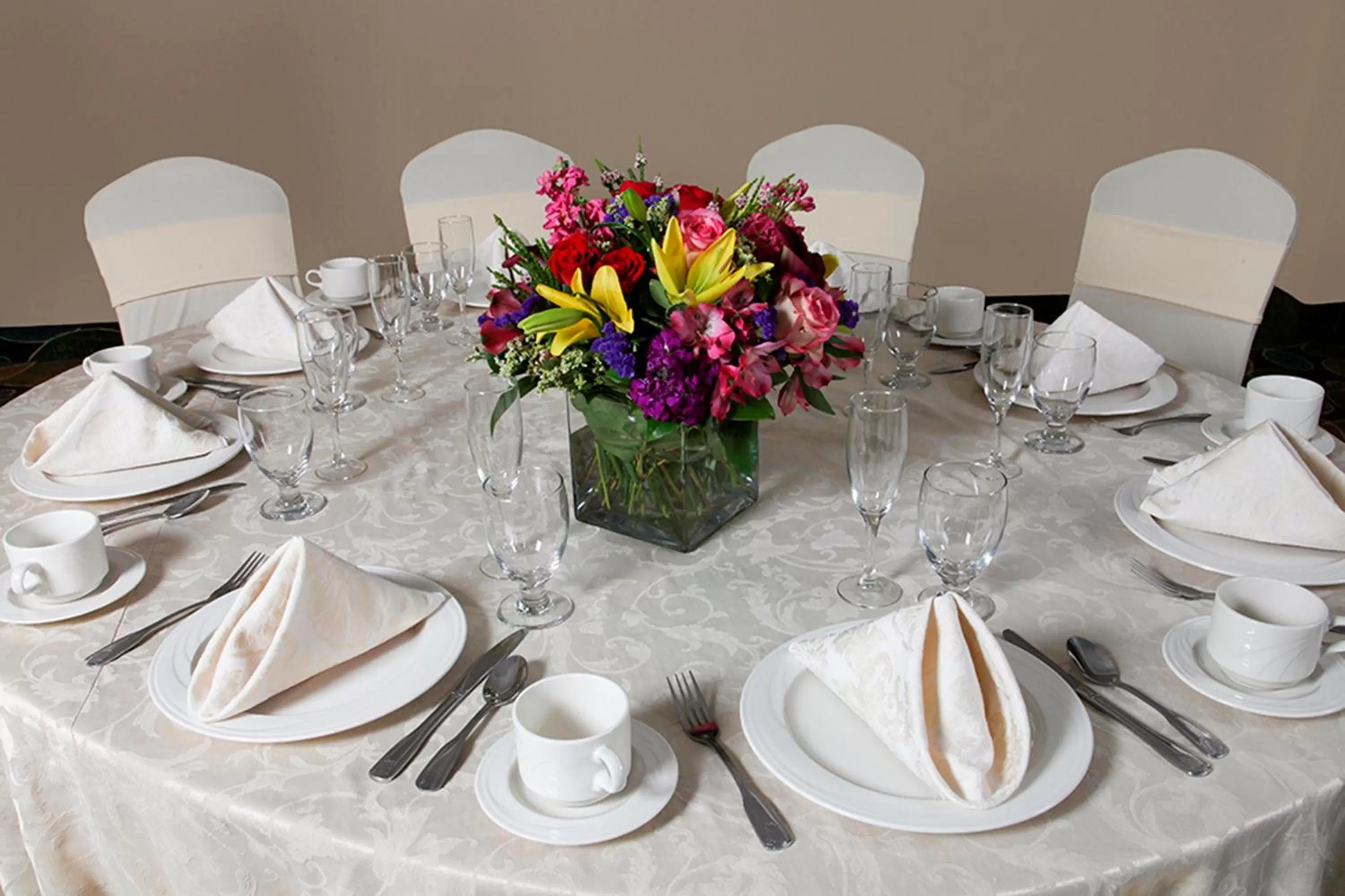 Banquet/Function facilities in Holiday Inn Westbury-Long Island by IHG