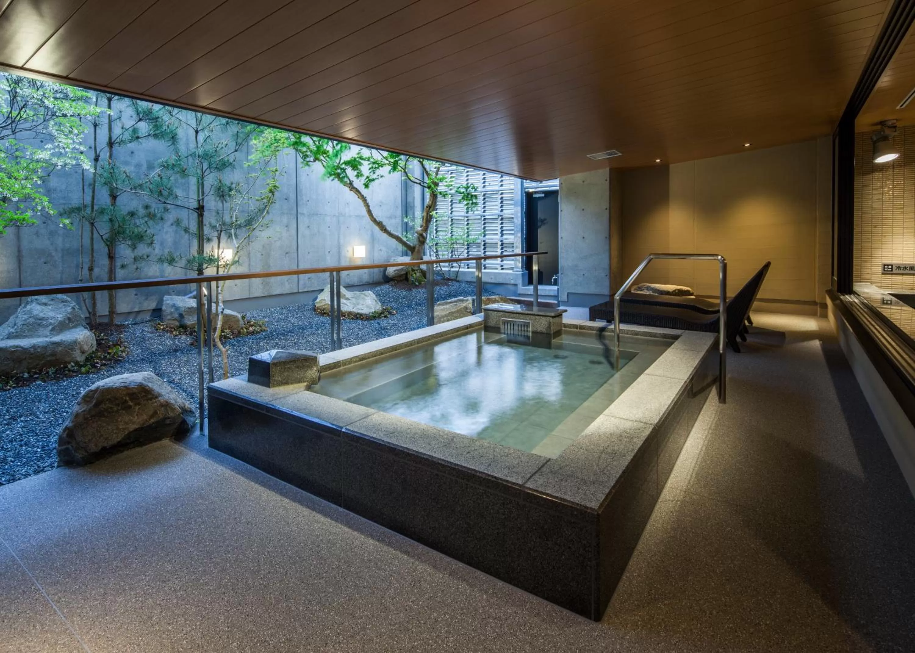 Open Air Bath in Fukui Manten Hotel Ekimae