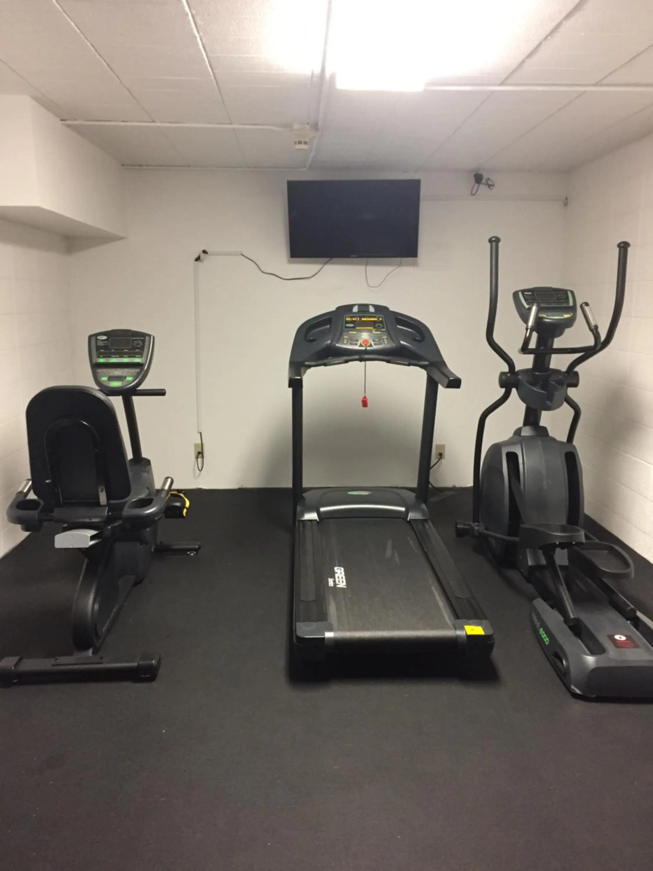 Fitness centre/facilities in Days Inn by Wyndham West Allis/Milwaukee