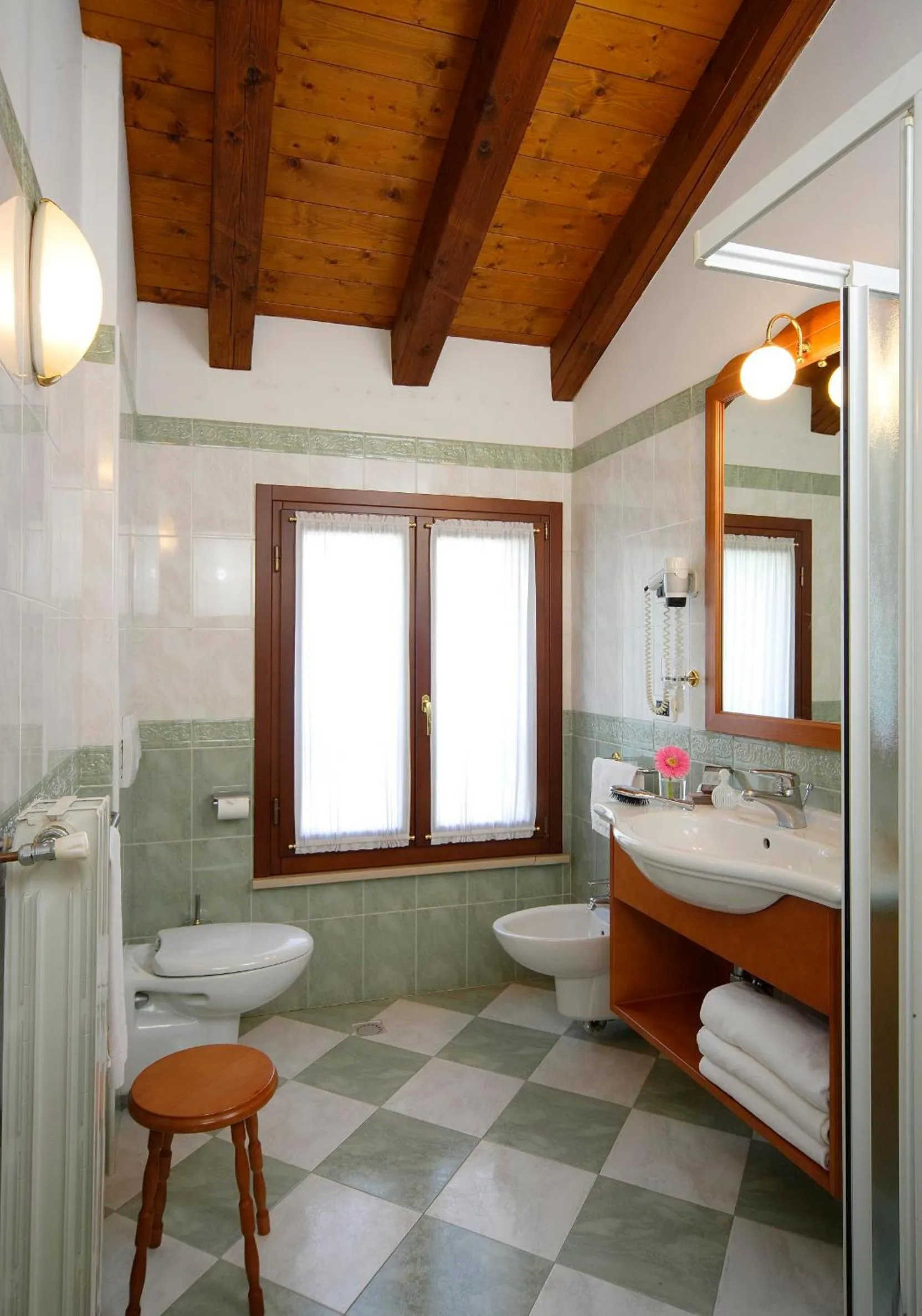 Bathroom, Bed in Hotel Antico Moro