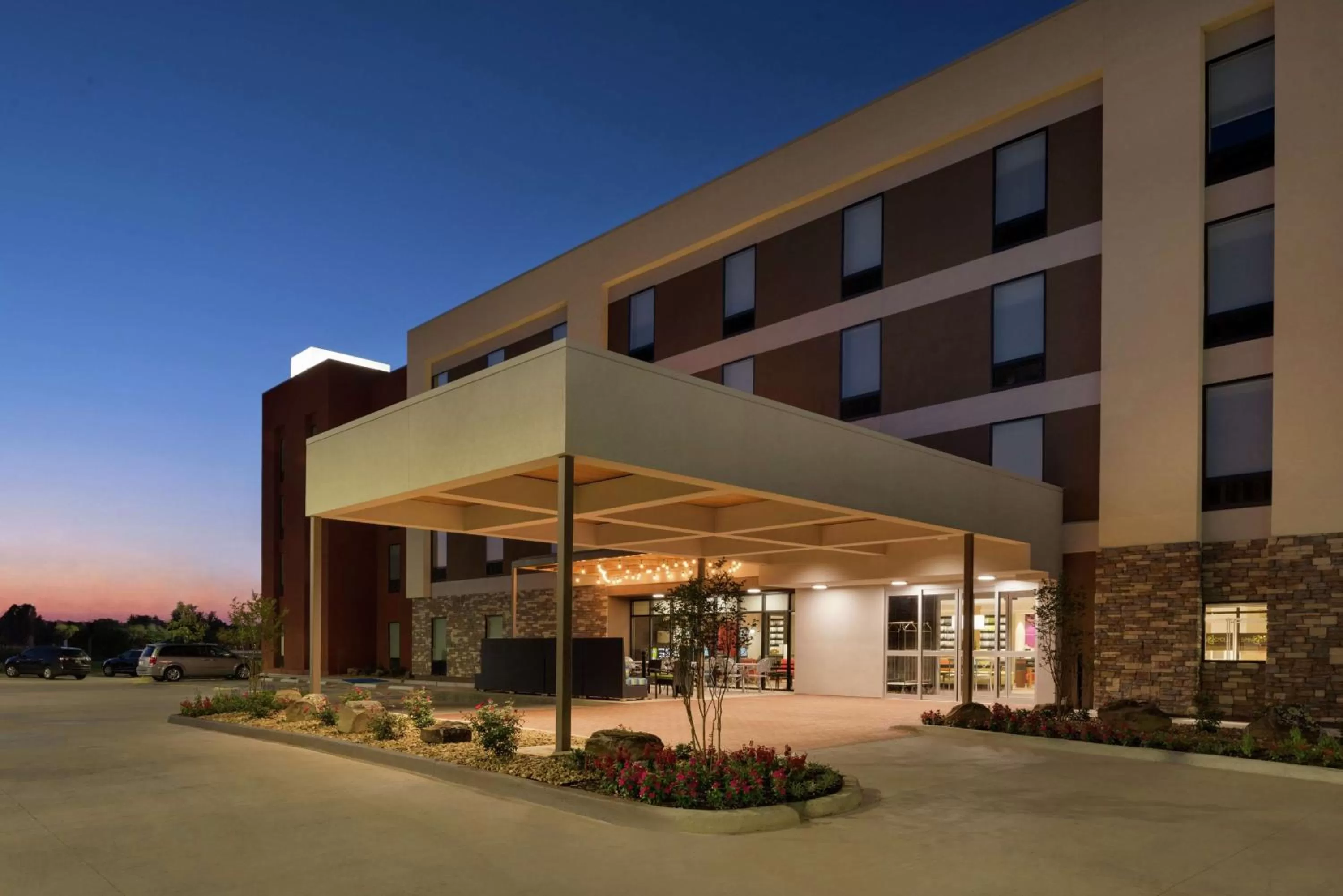 Property building in Home2 Suites by Hilton Alexandria