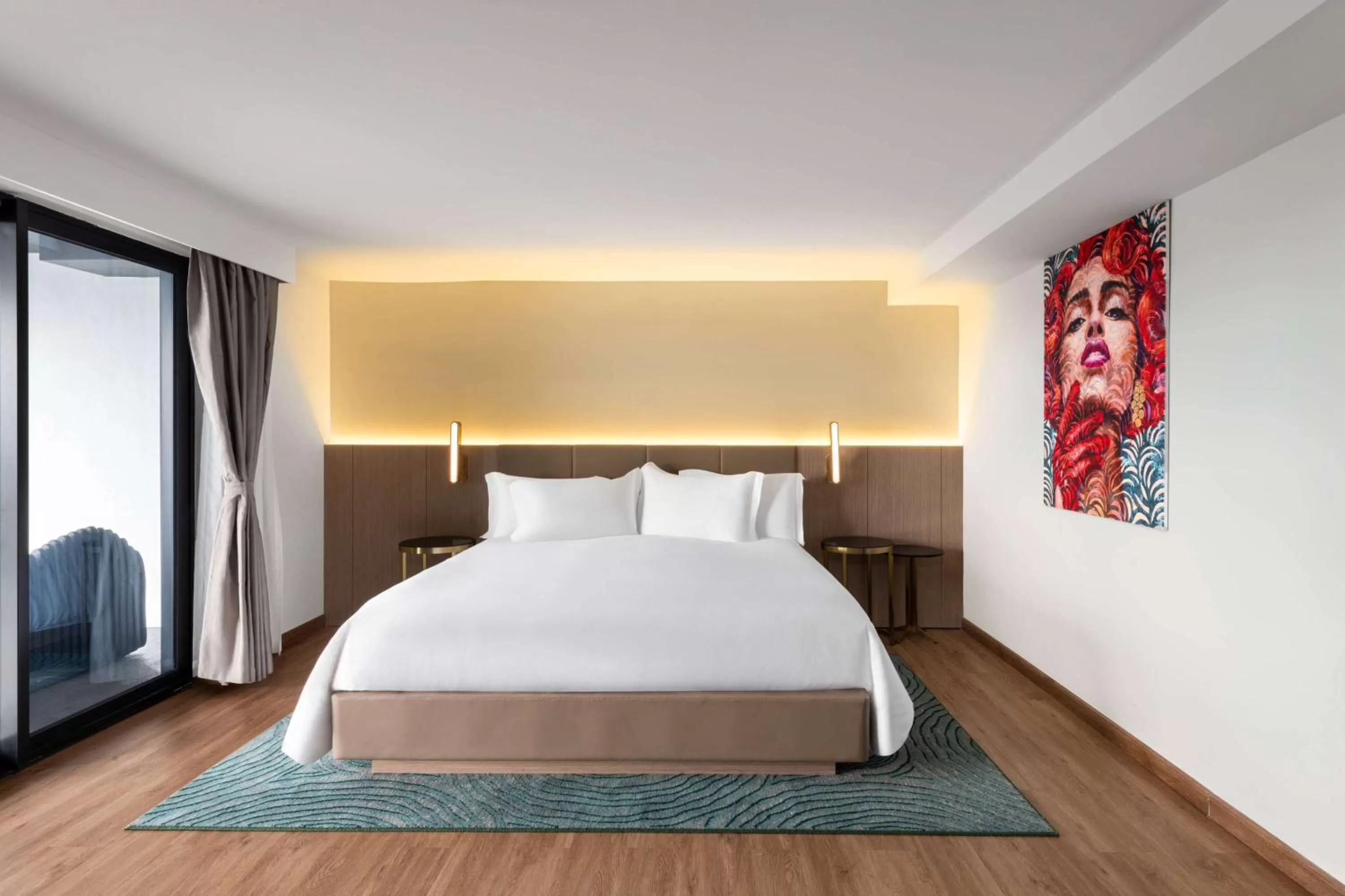 Photo of the whole room, Bed in Dolce by Wyndham Hollywood