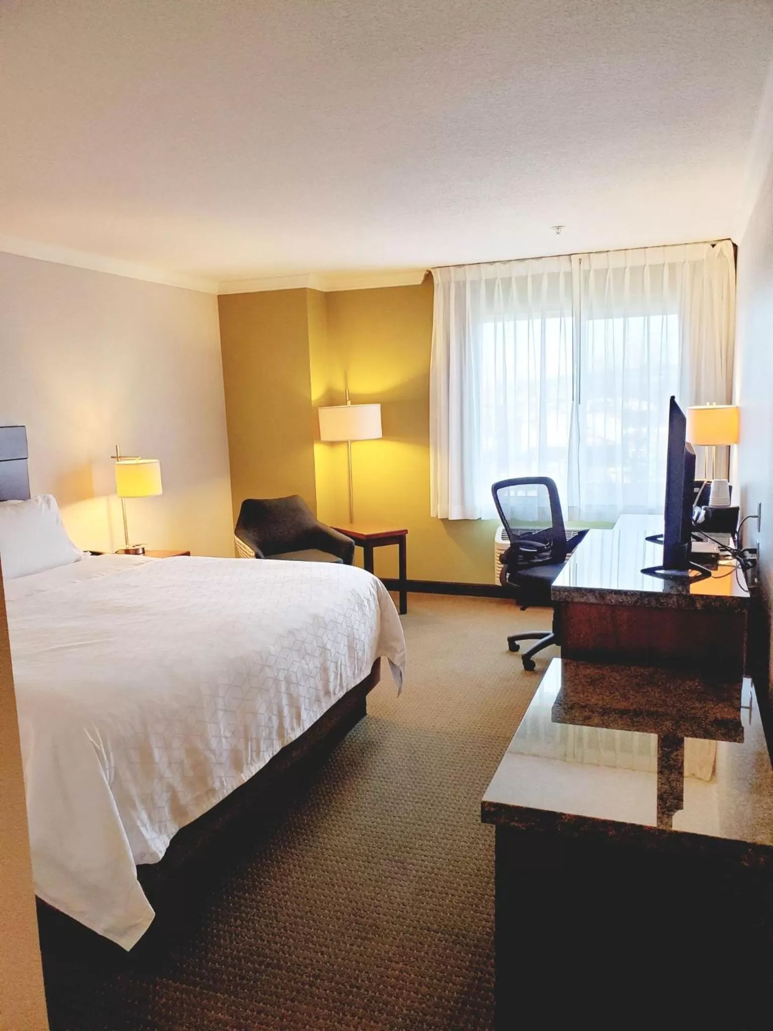 Photo of the whole room, Bed in Holiday Inn Express Hotel & Suites Portland-Northwest Downtown by IHG