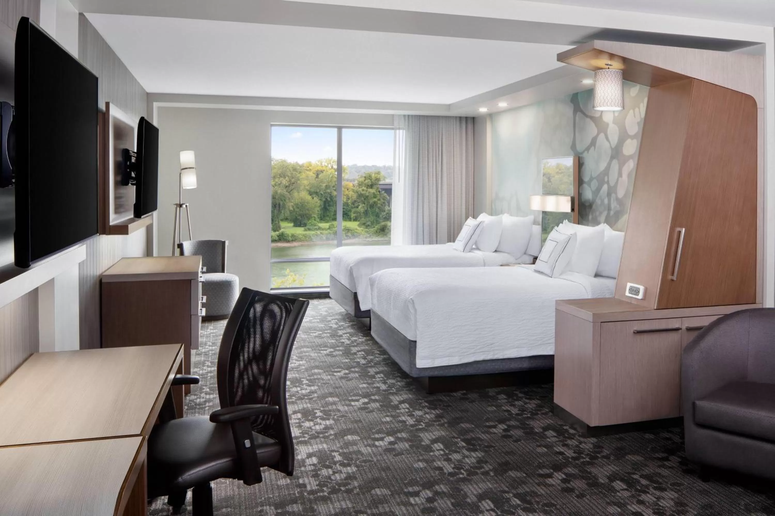 Photo of the whole room, Bed in Courtyard by Marriott Albany Troy/Waterfront