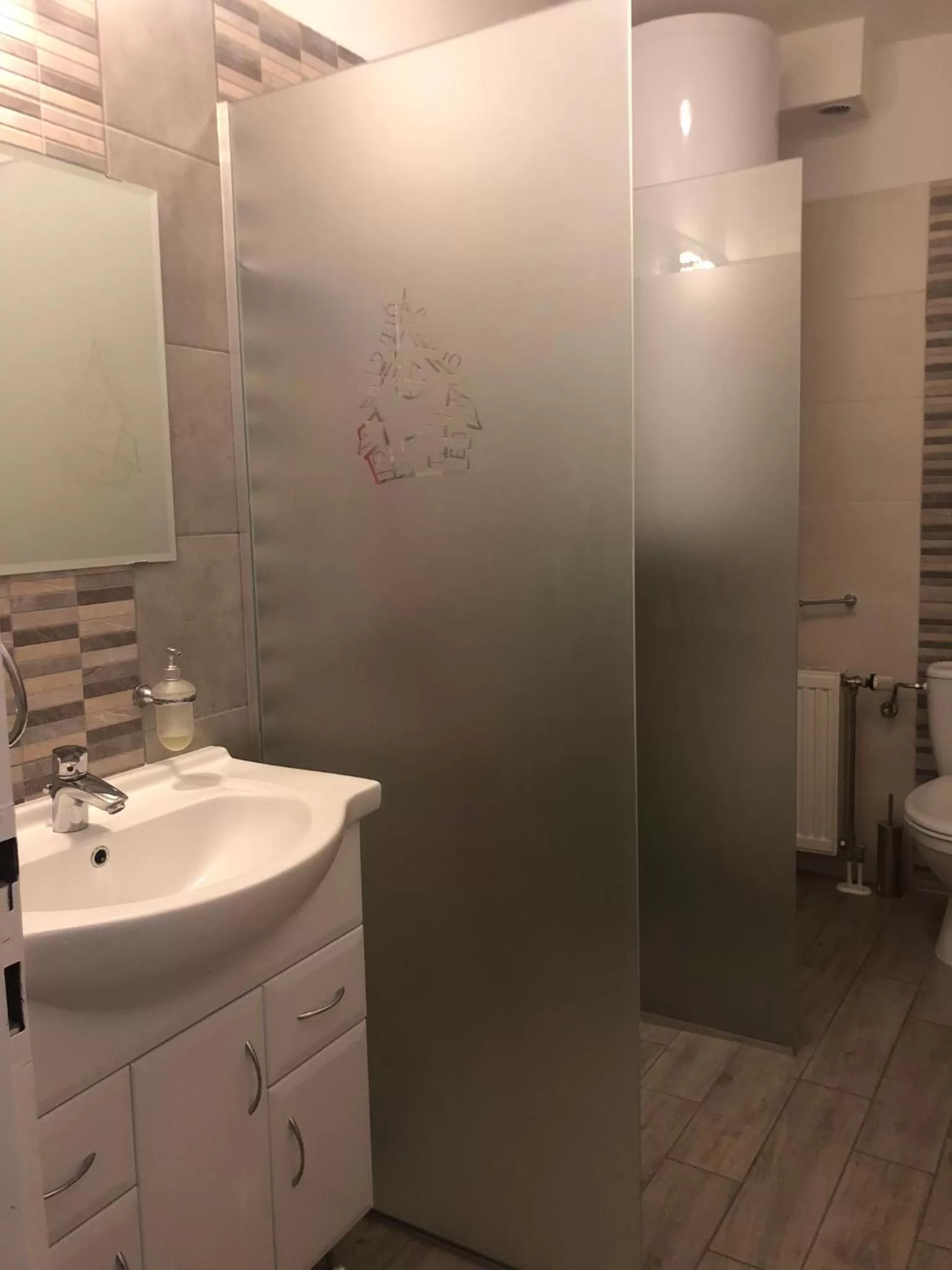 Shower in Zöldtető Panzió