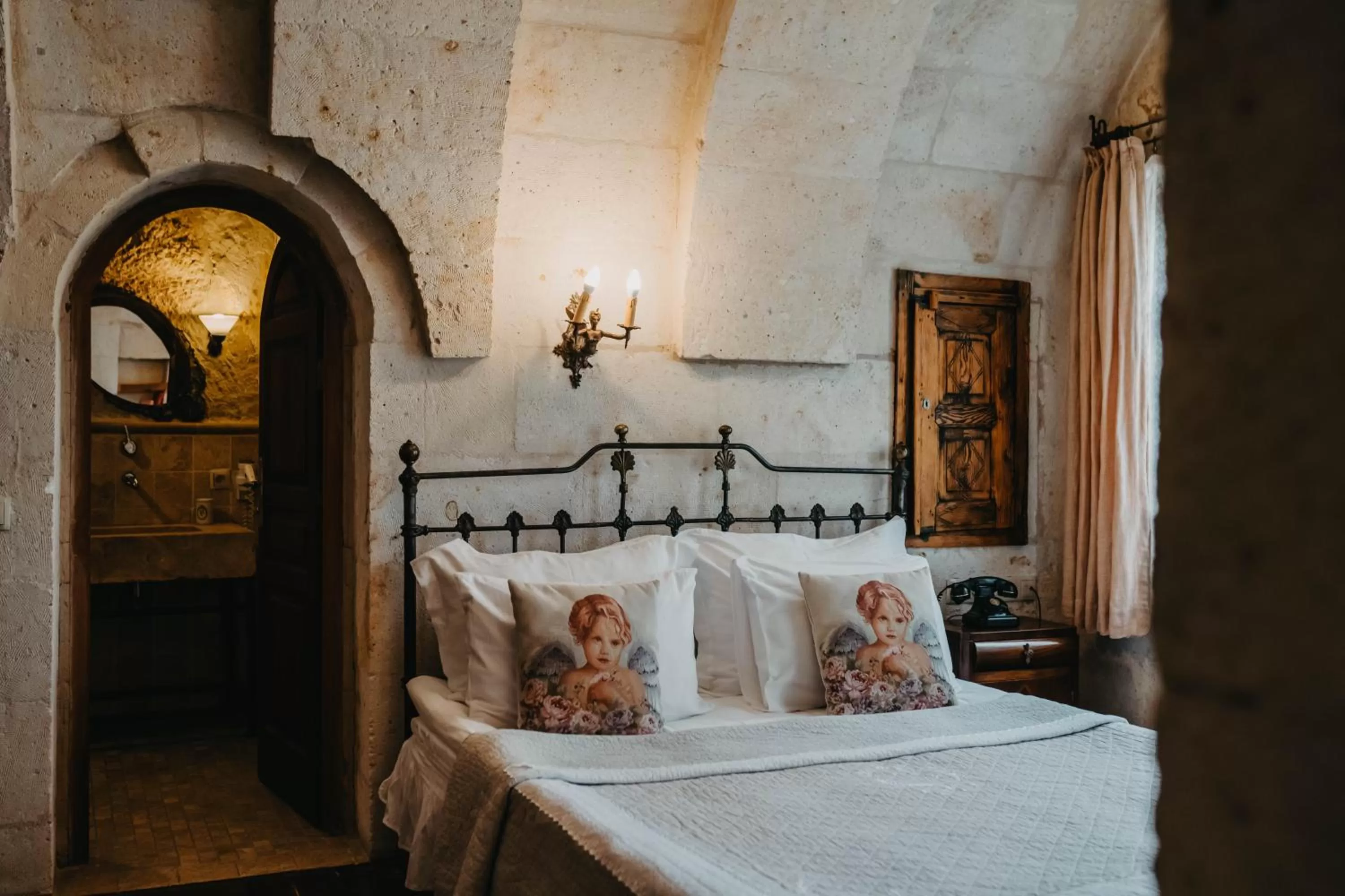 Decorative detail, Bed in Melekler Evi Cave Hotel