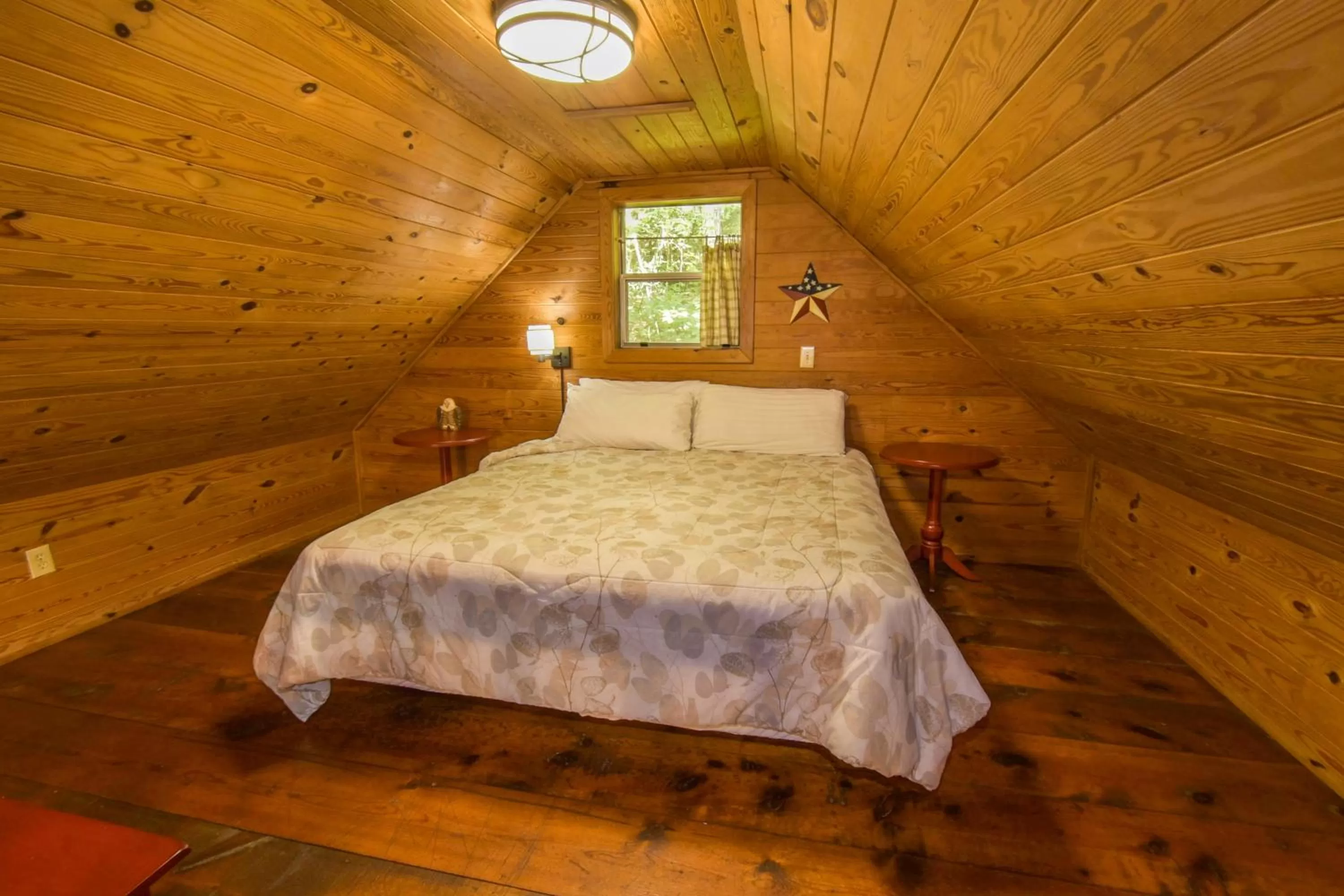 Bed in Paradise Hills, Winery Resort & Spa