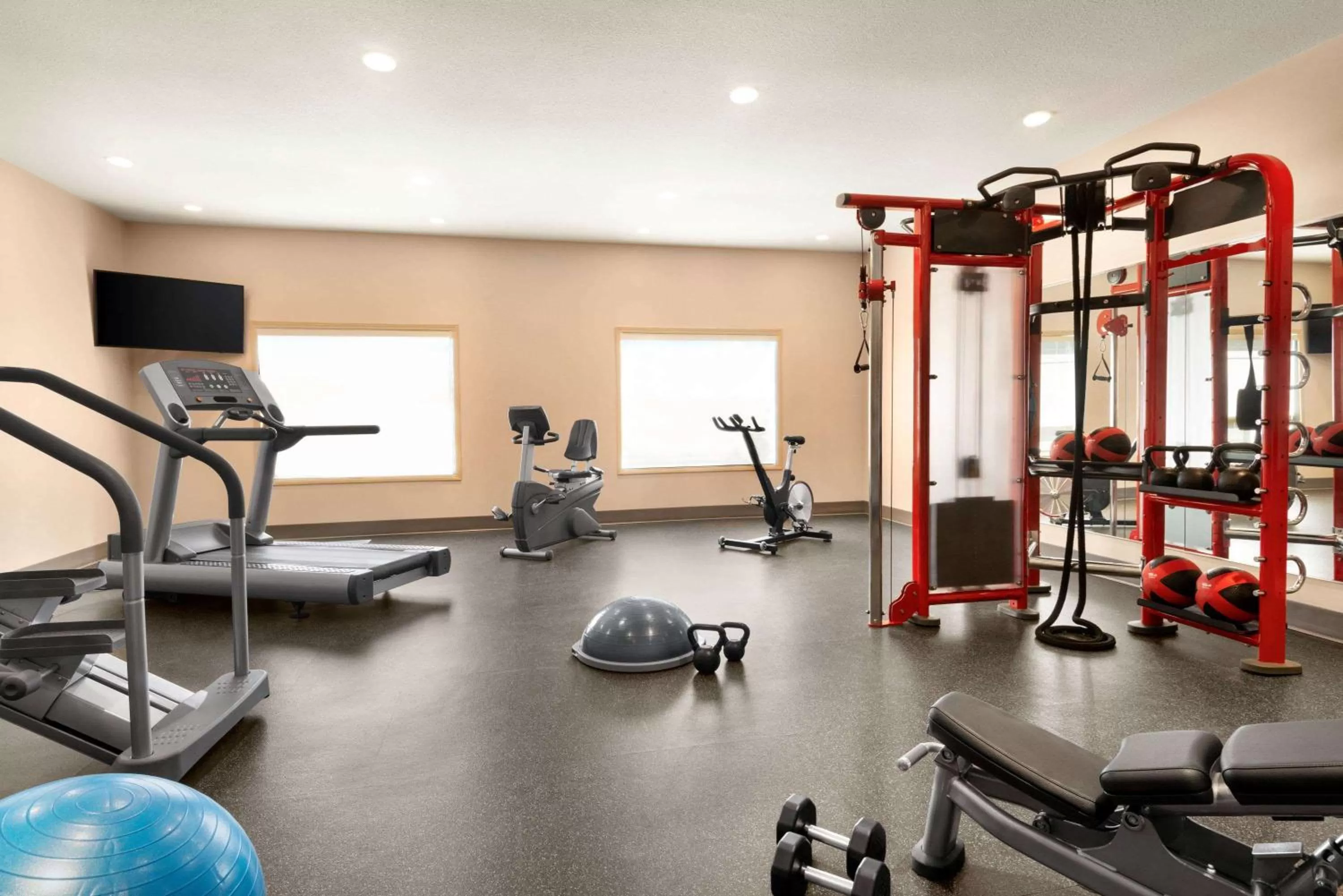 Fitness centre/facilities in Ramada by Wyndham Drayton Valley