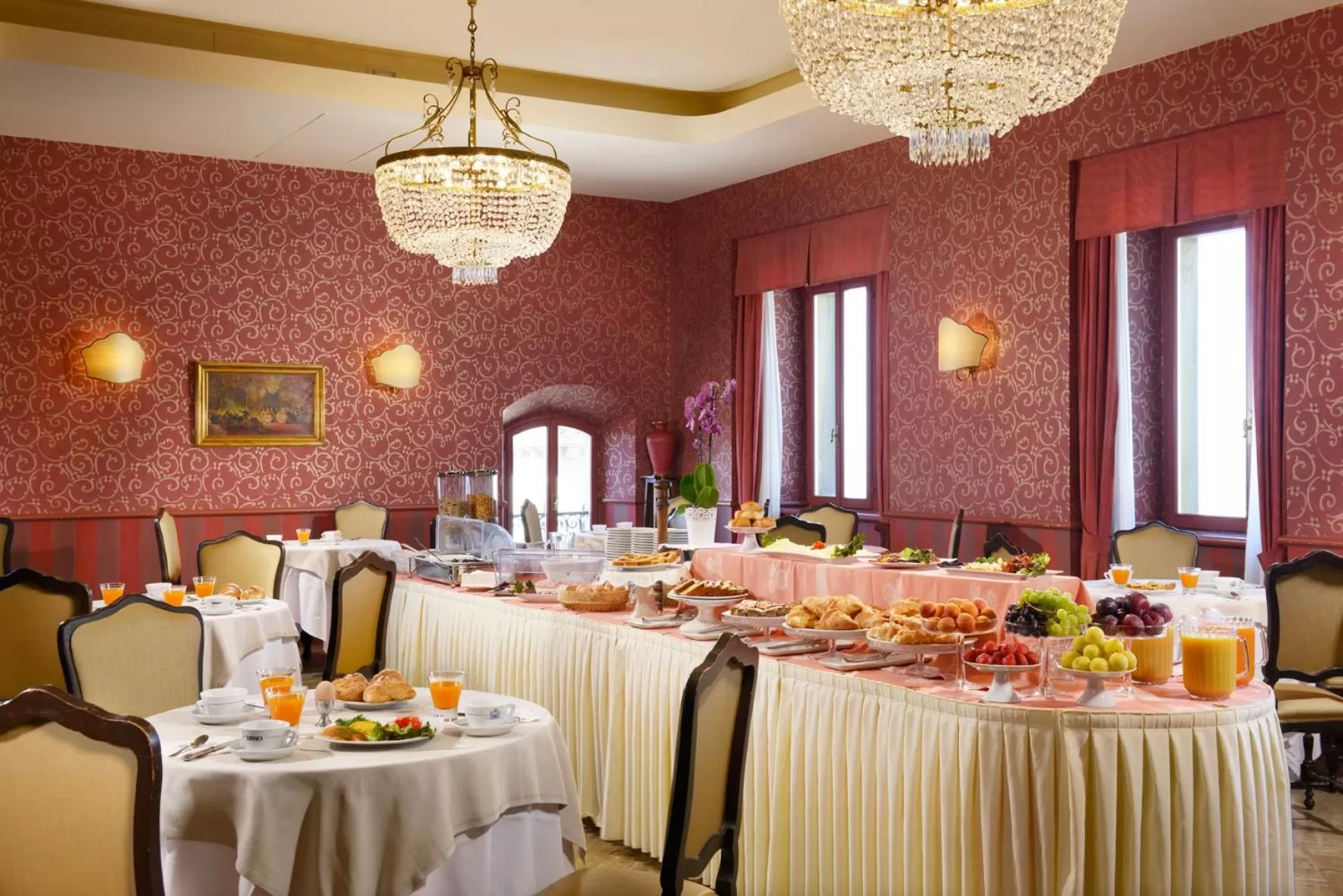 Buffet breakfast in Titano Suites