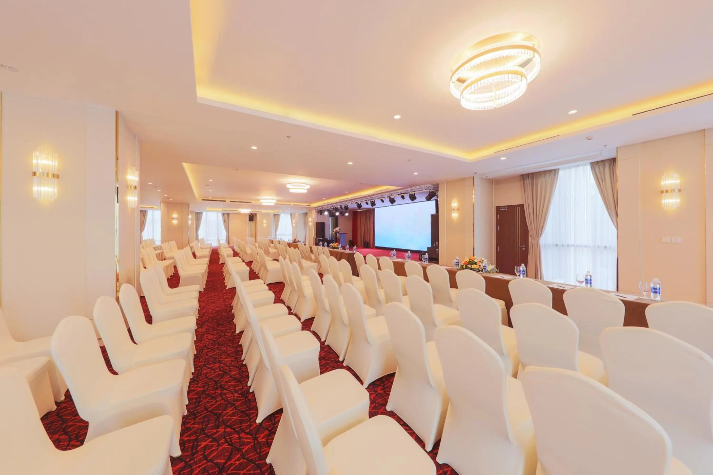 Banquet/Function facilities in Grand Vista Hanoi