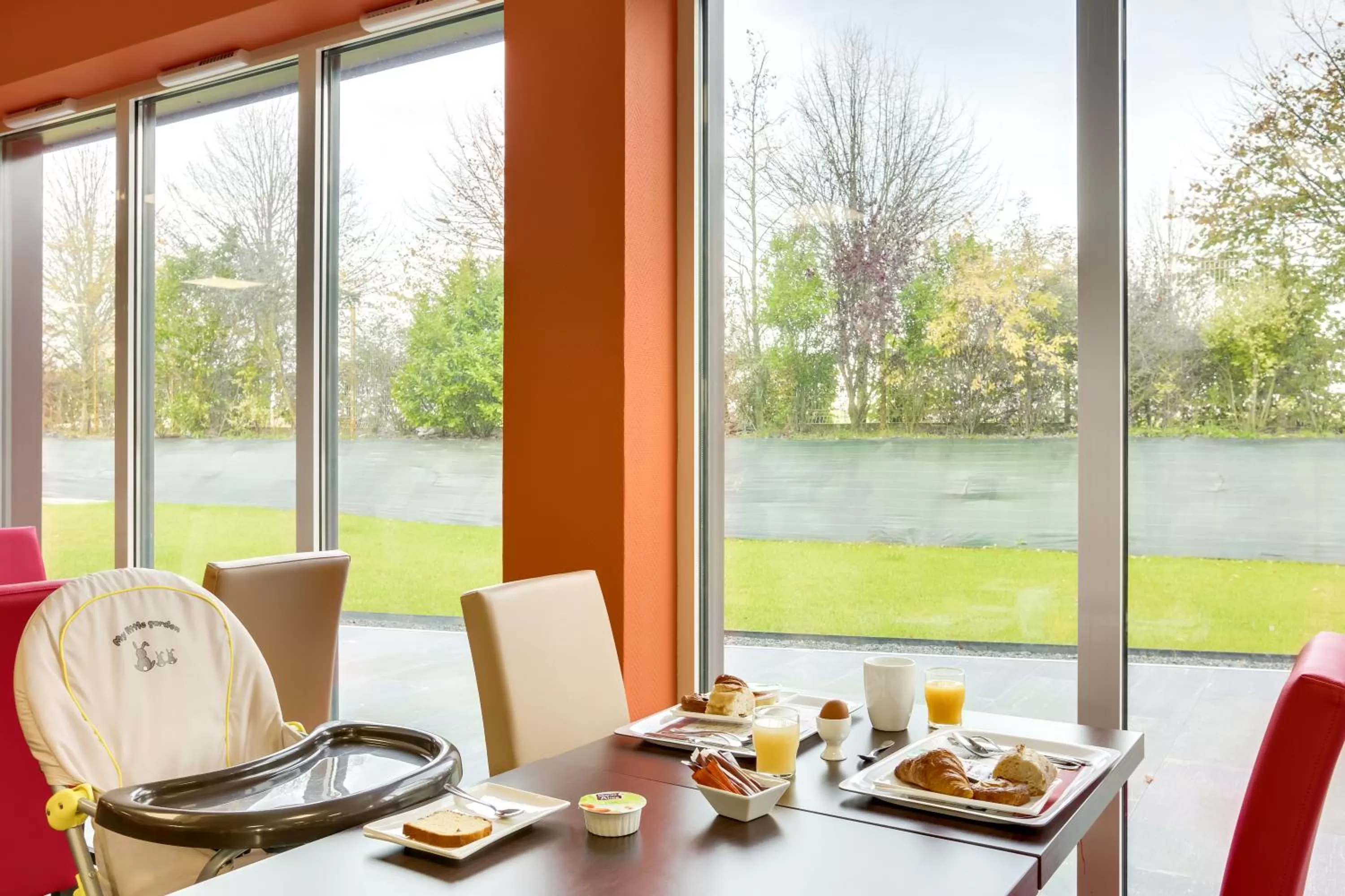 Buffet breakfast in The Originals City, Hôtel Caen Mémorial