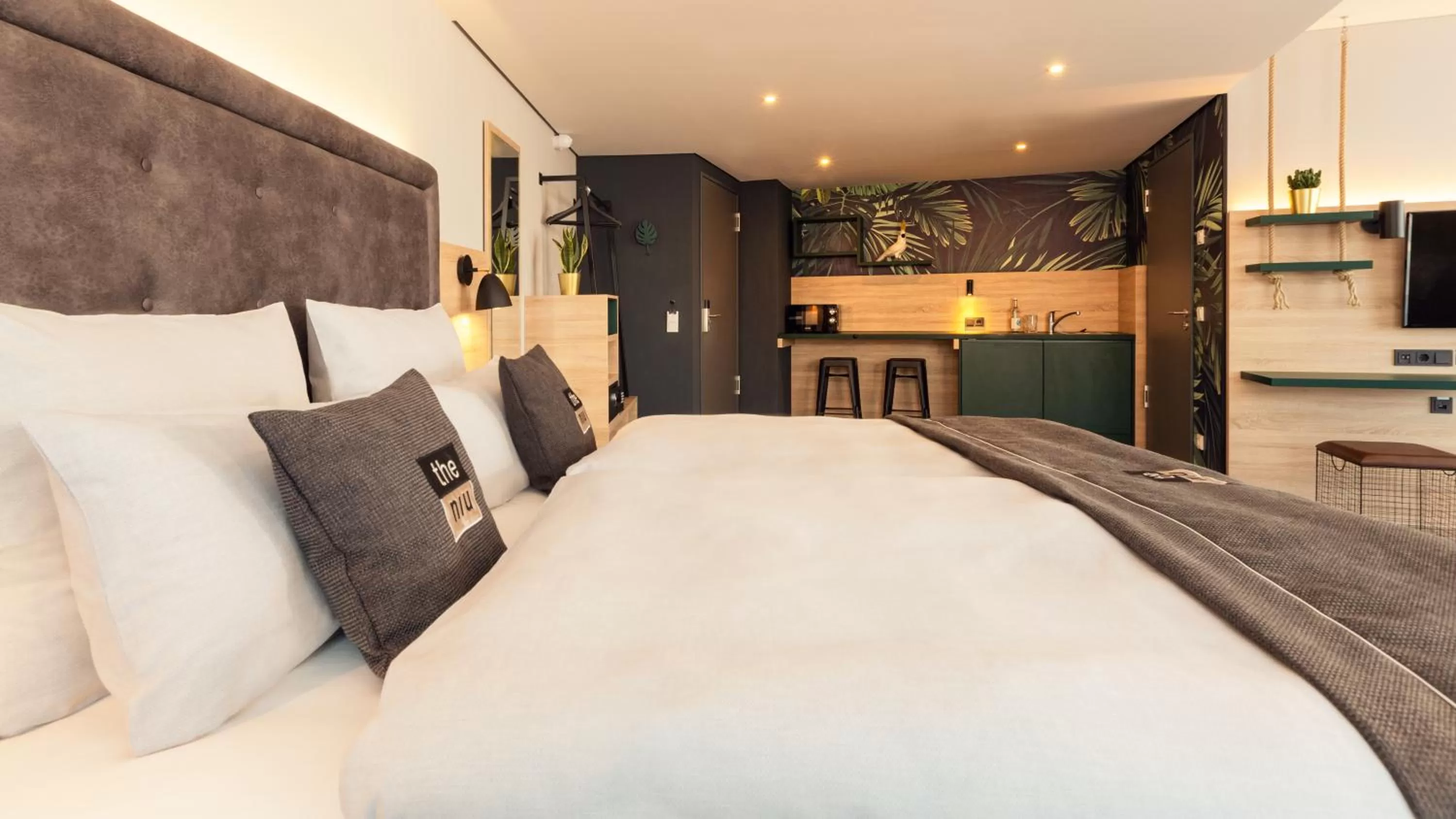 Bed in Holiday Inn - the niu, Crusoe Bremen Airport by IHG