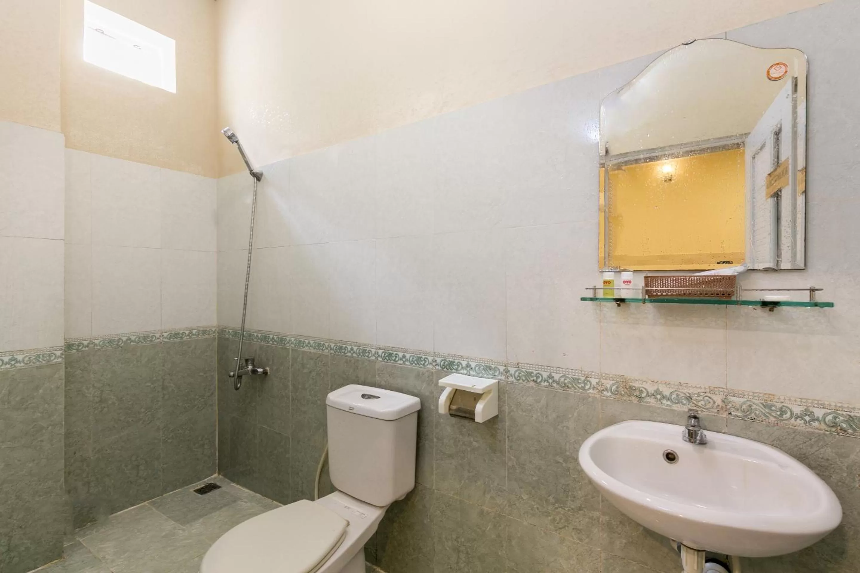 Bathroom in Ngoc Linh Hotel