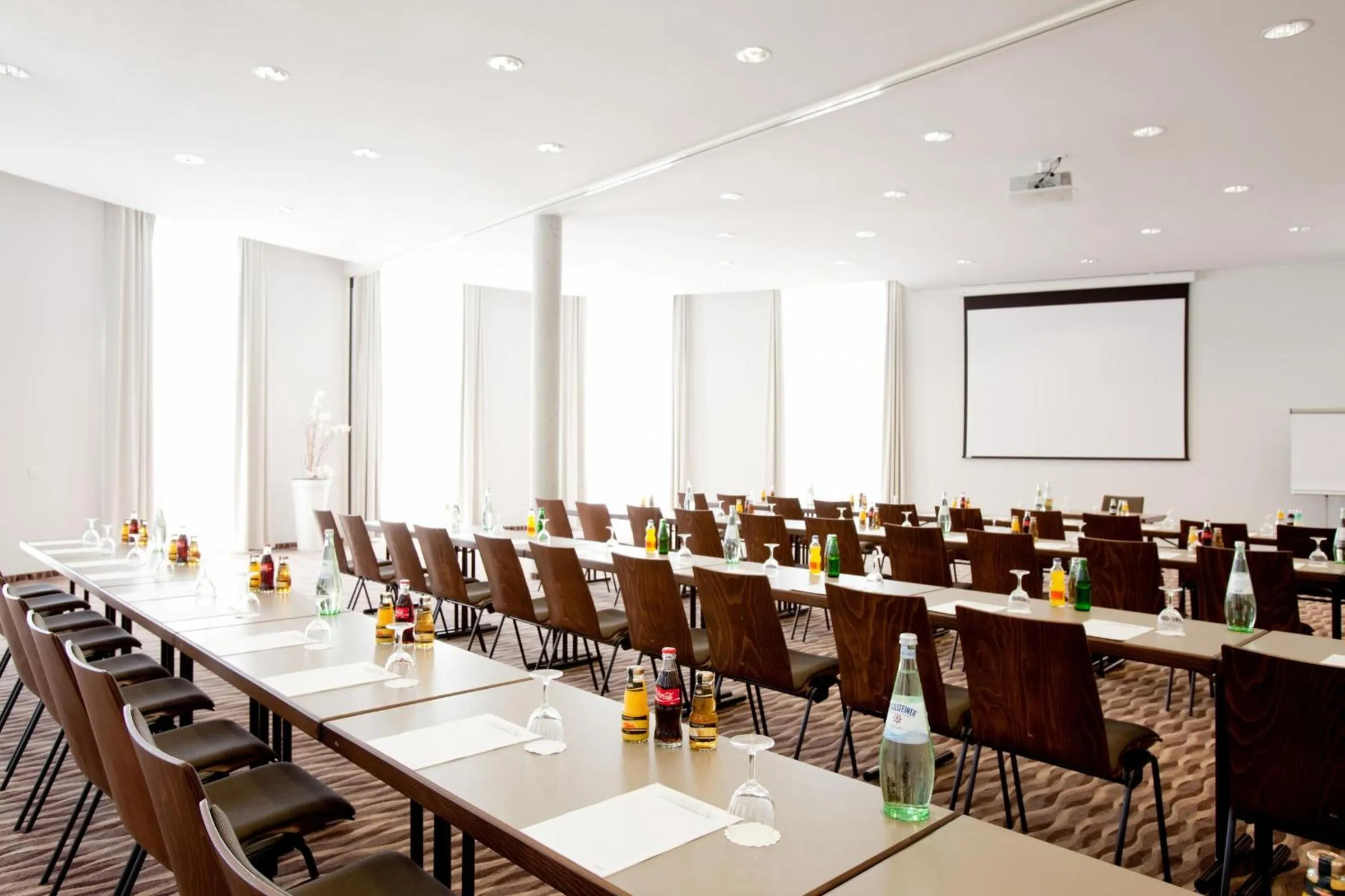 Business facilities in Vienna House by Wyndham Havelufer Potsdam