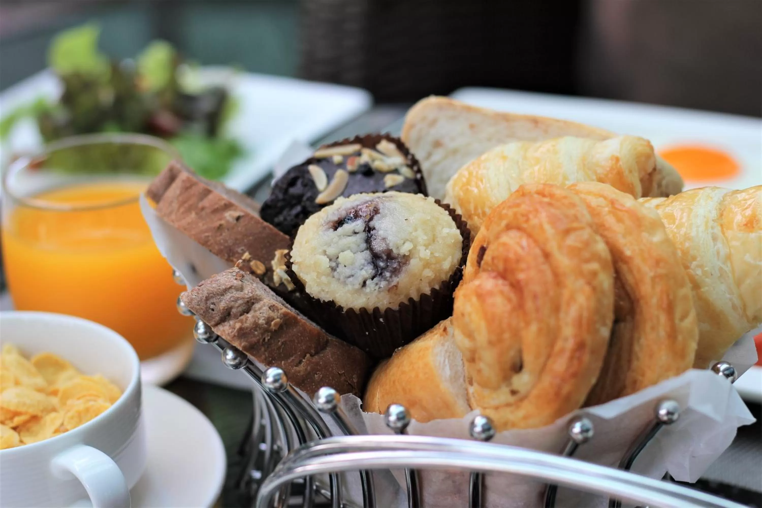 Breakfast in North Hill City Resort