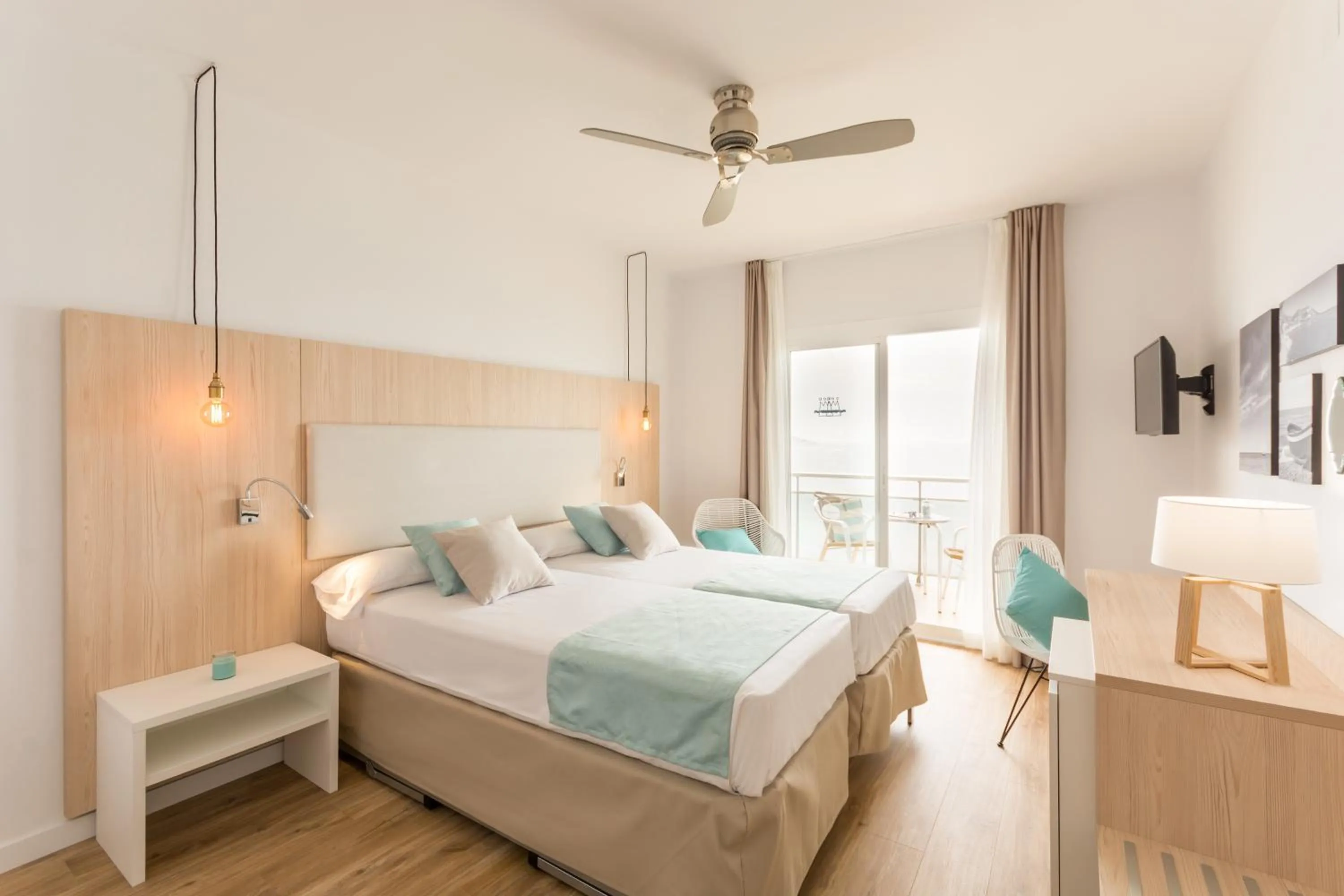 Bedroom, Bed in Hotel Monterrey Roses by Pierre & Vacances