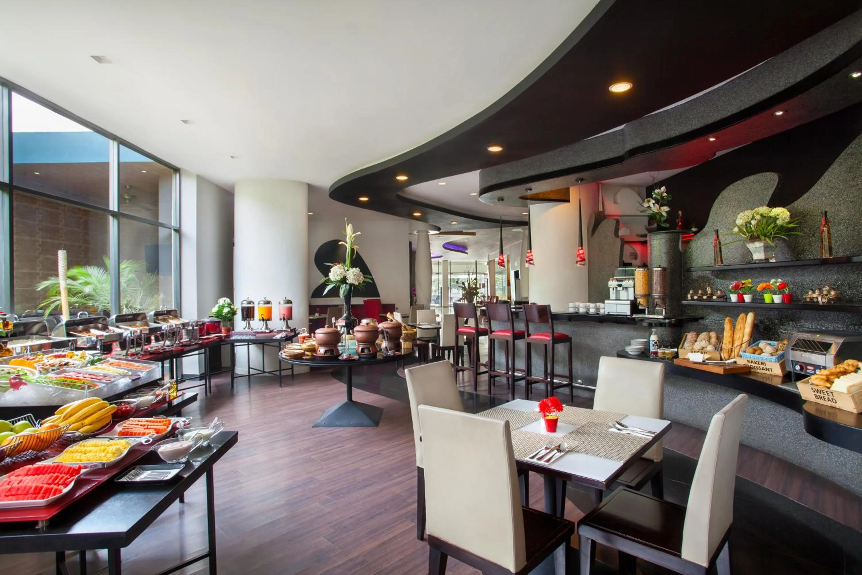 Restaurant/Places to Eat in Ibis Jakarta Arcadia