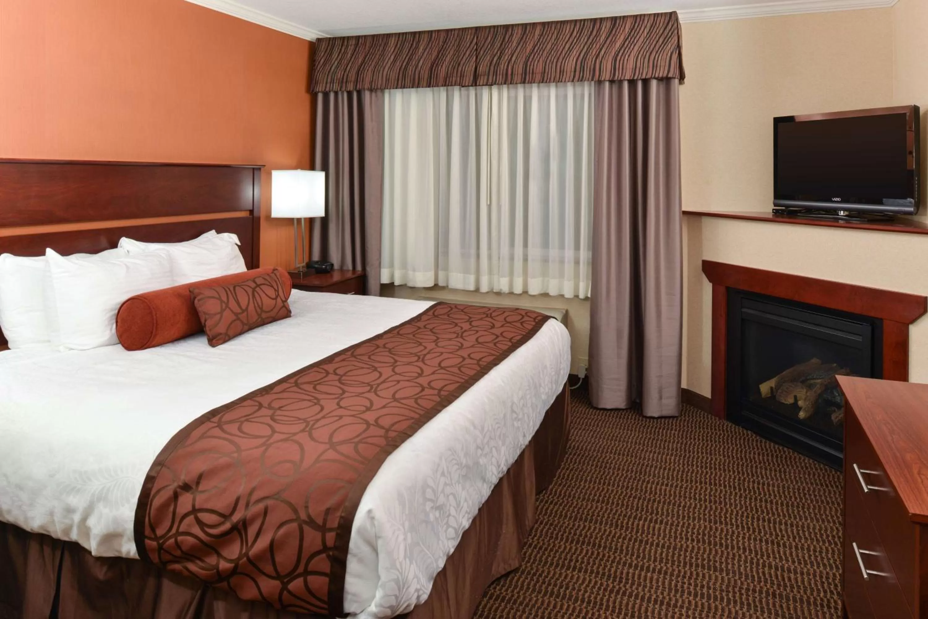 Photo of the whole room, Bed in Best Western Plus Landmark Inn