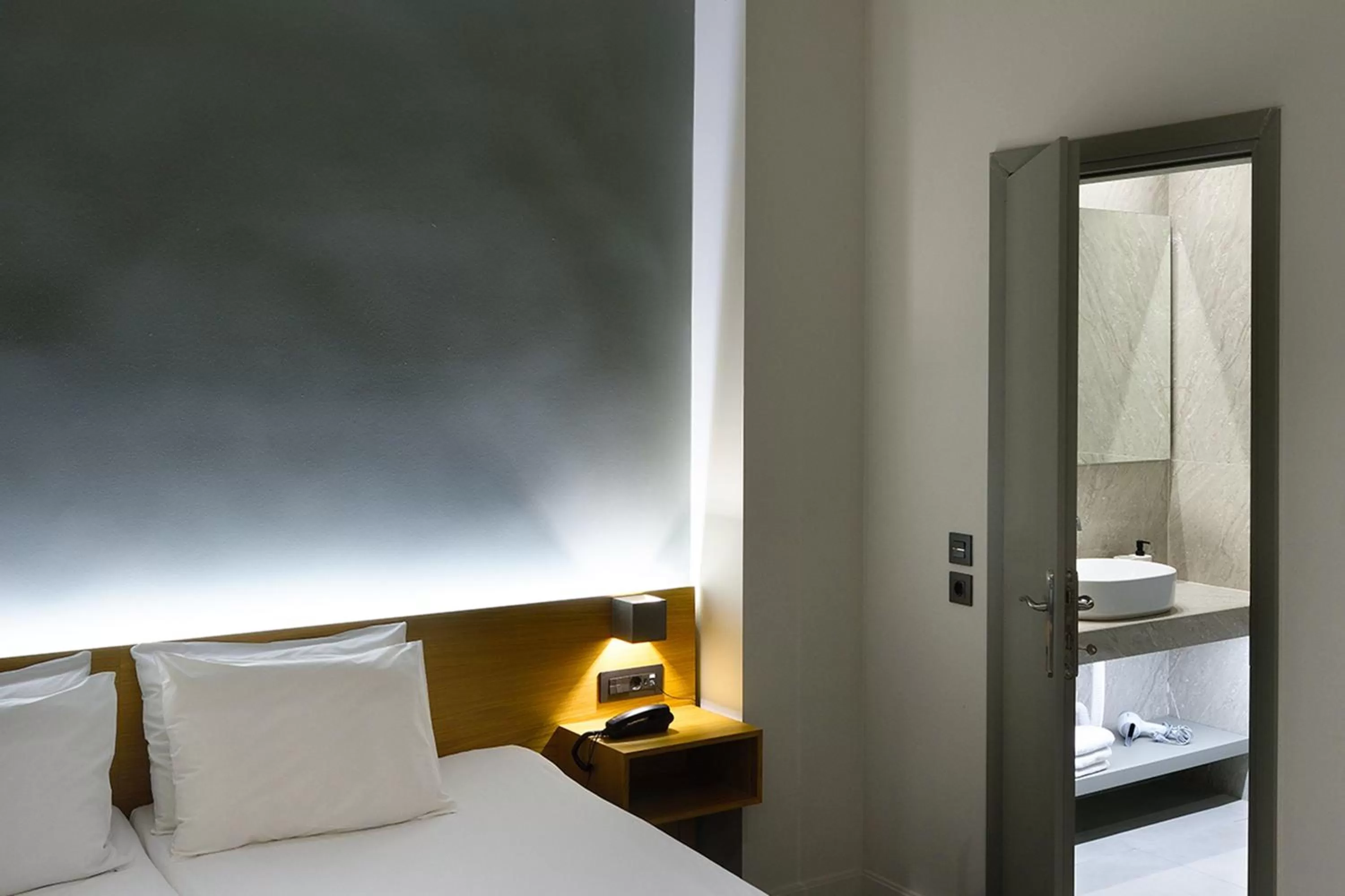 Photo of the whole room, Bed in Le Palace Hotel