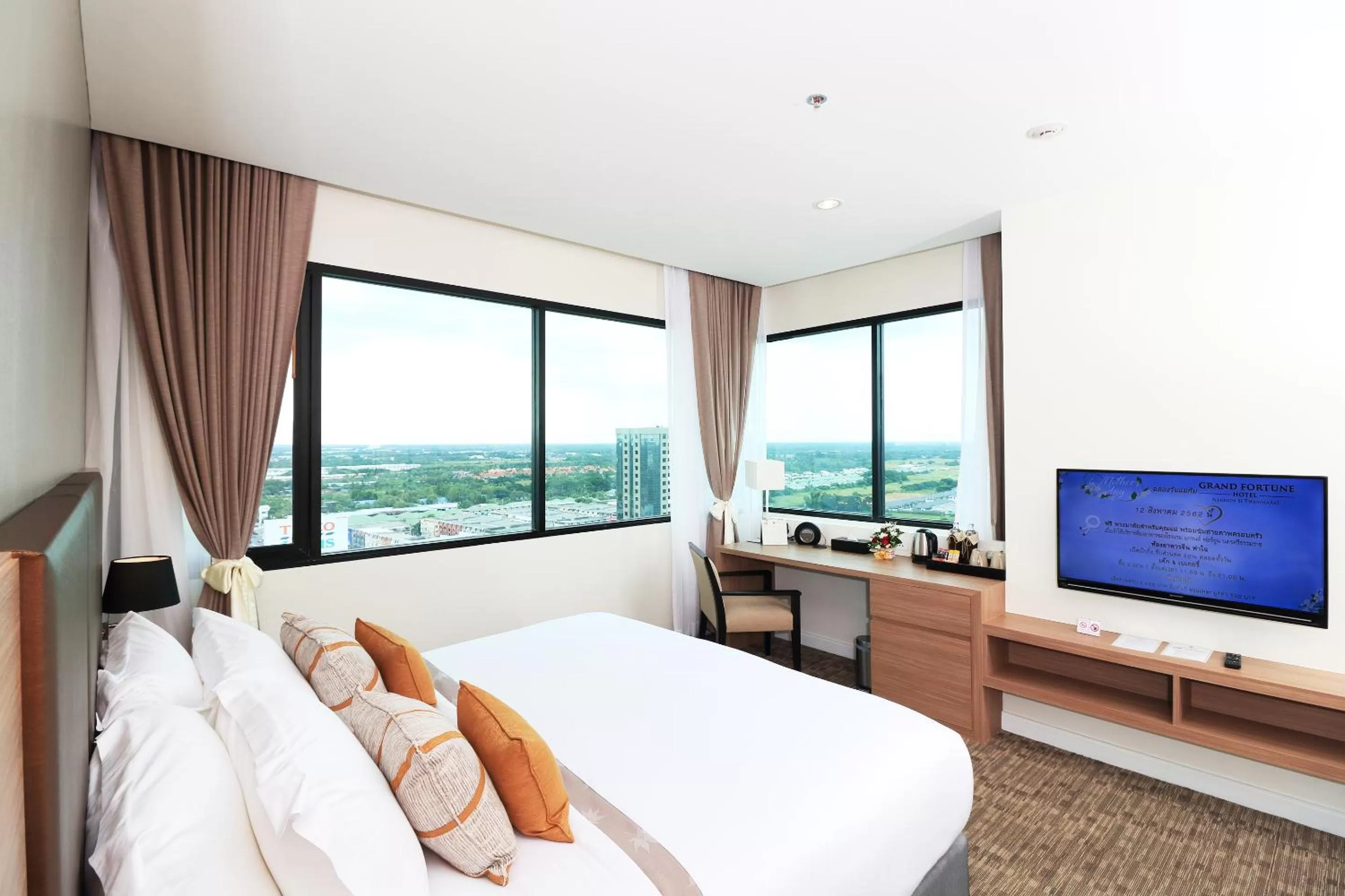 Bedroom, Bed in Grand Fortune Hotel Nakhon Si Thammarat