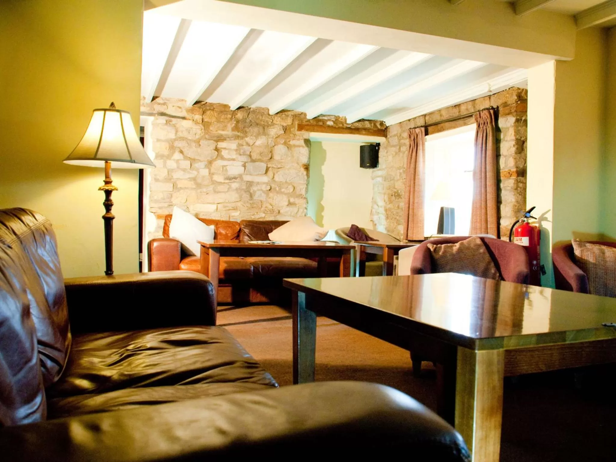 Communal lounge/ TV room in Beansheaf Hotel