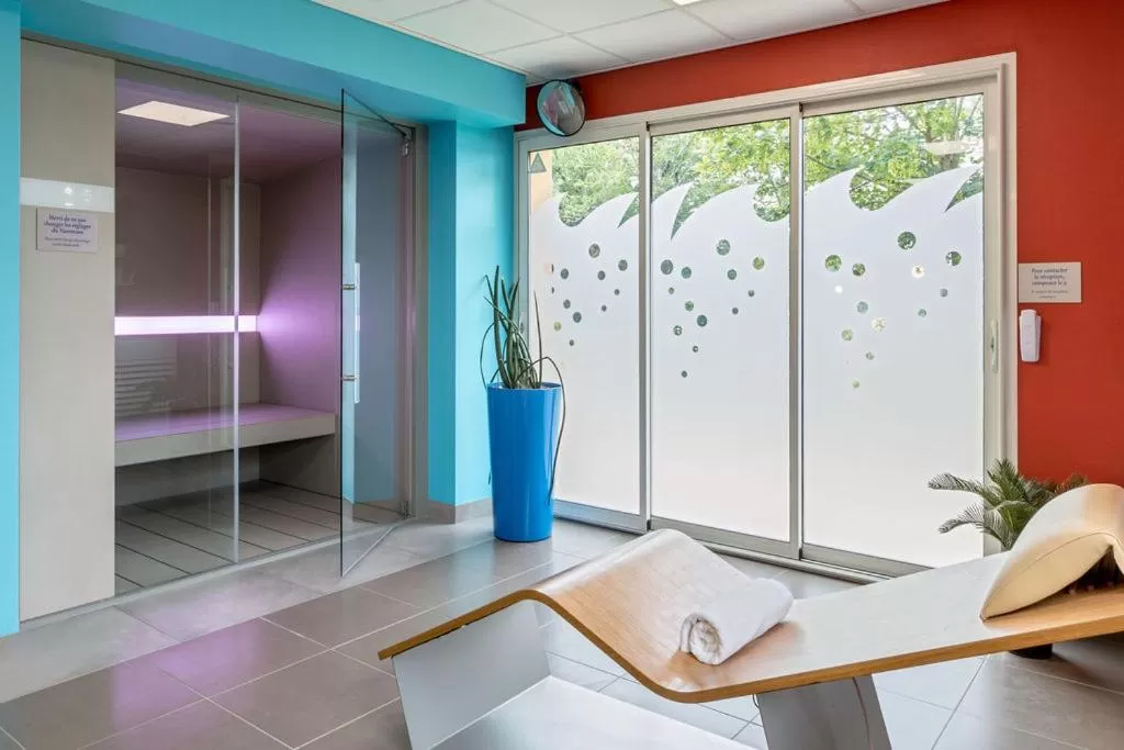 Spa and wellness centre/facilities, Bed in Best Western Hotel Nuit De Retz Nantes Sud