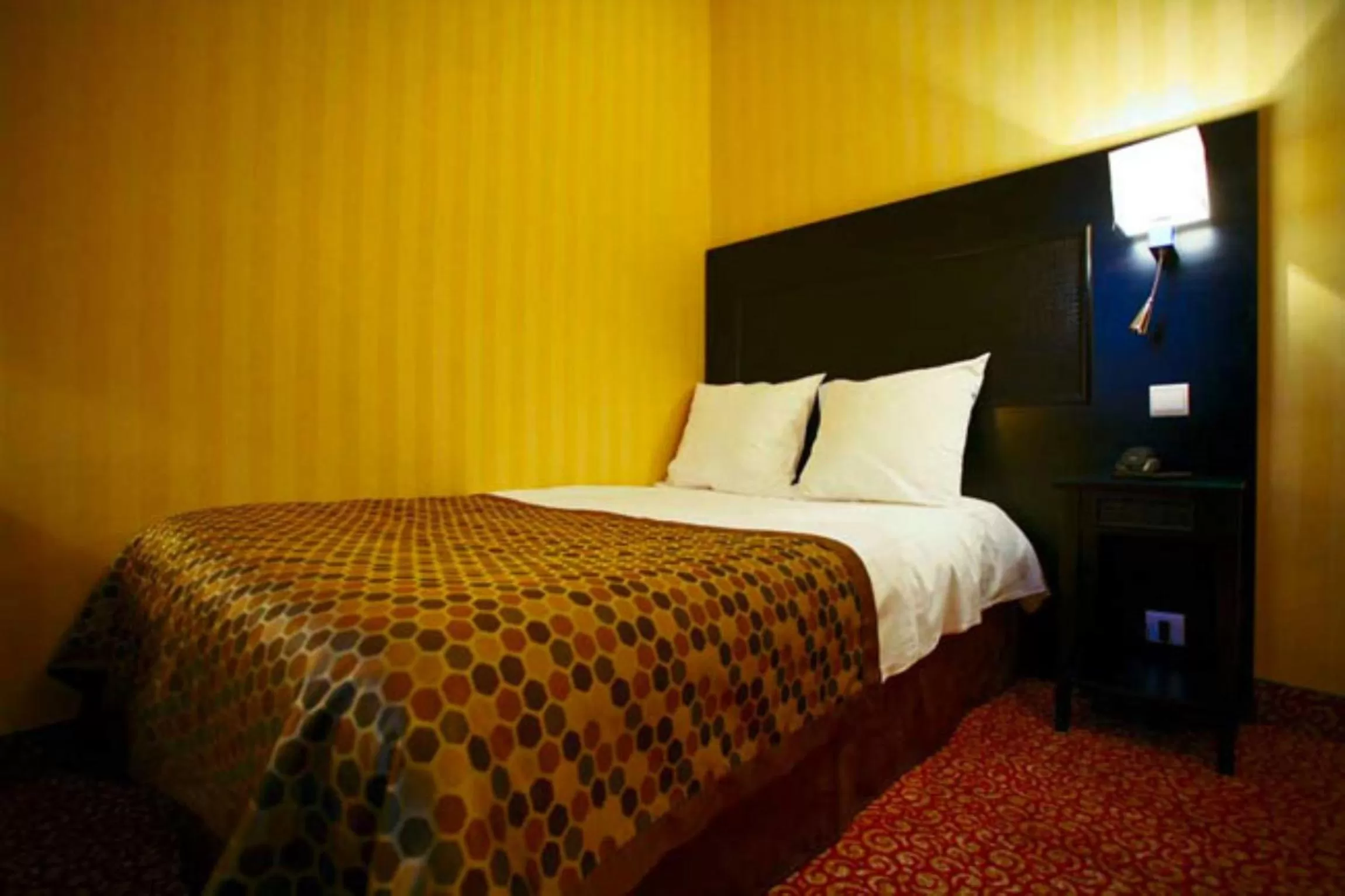 Bed in Convention Montparnasse