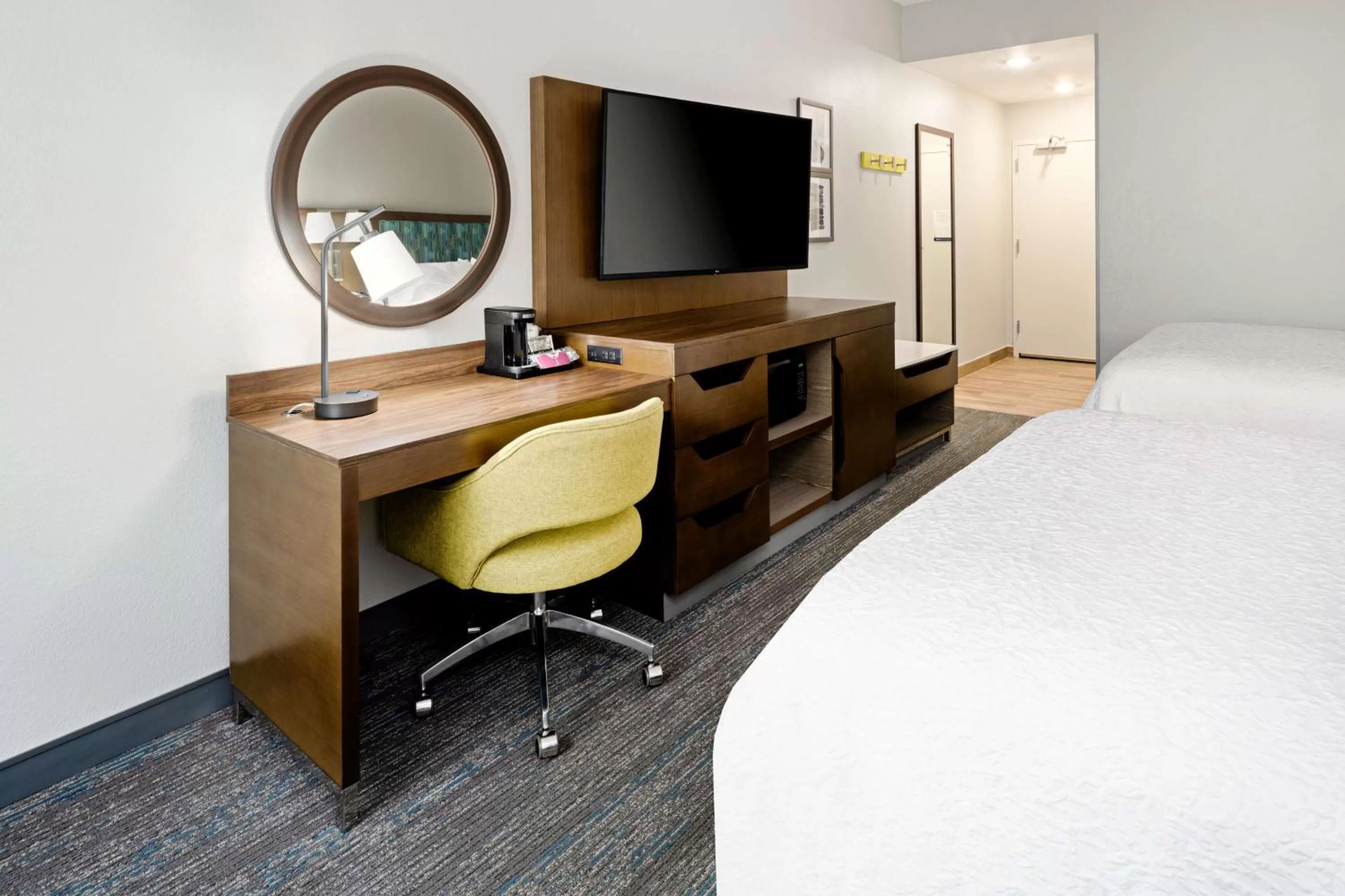 Bedroom, Bed in Hampton Inn Richmond-Mechanicsville