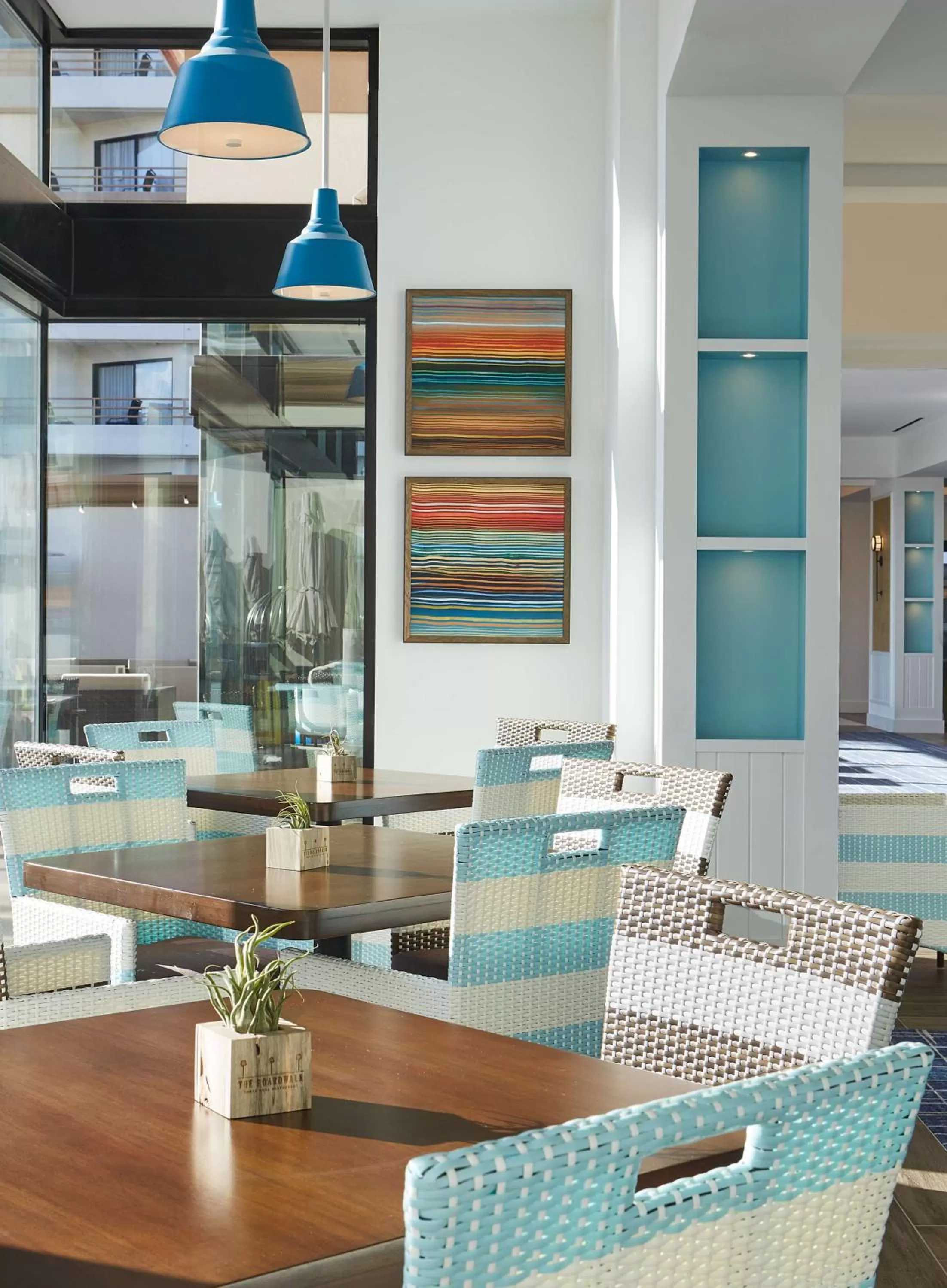 Restaurant/places to eat in The Waterfront Beach Resort, A Hilton Hotel