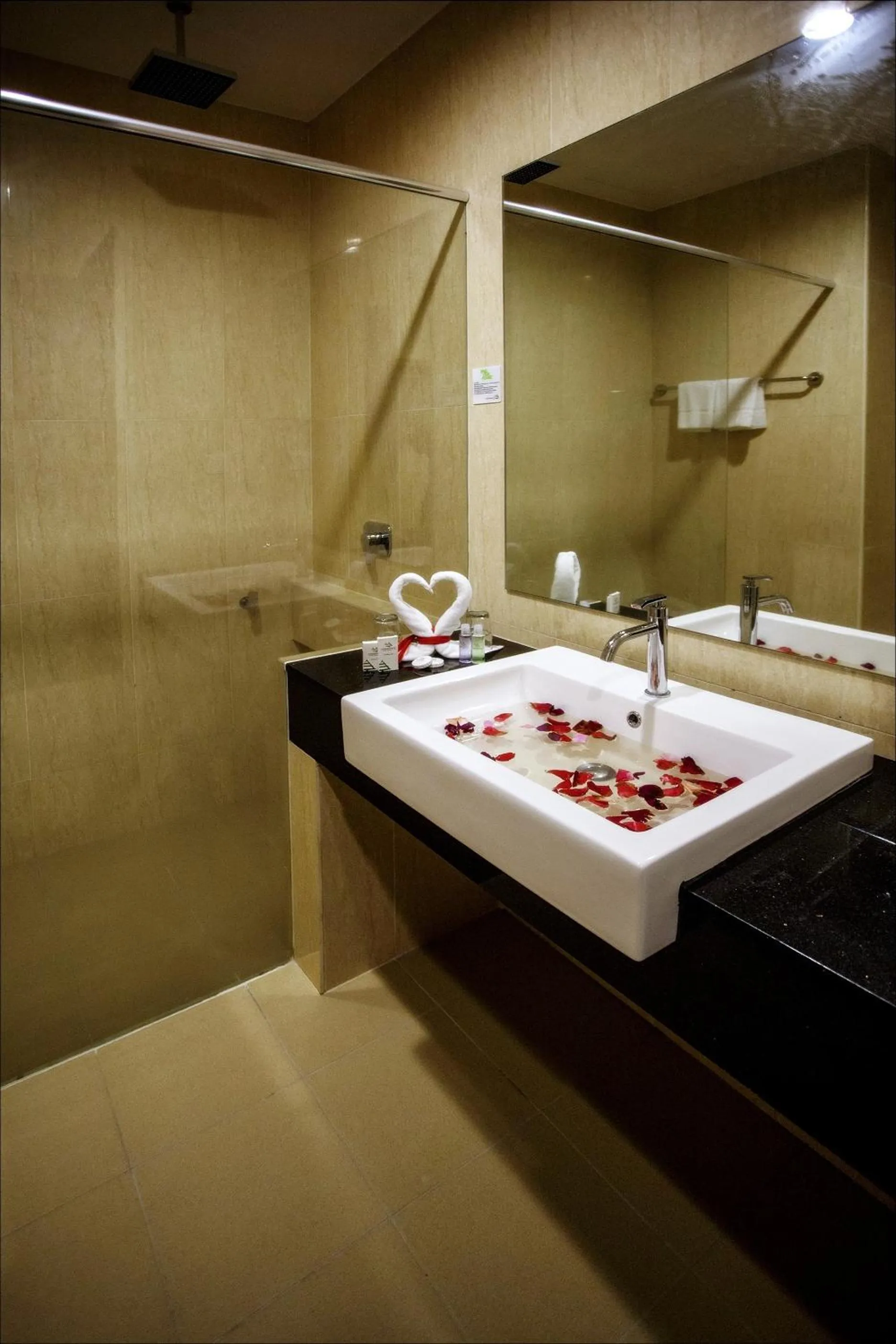 Bathroom in Cathayana Hotel Kuantan