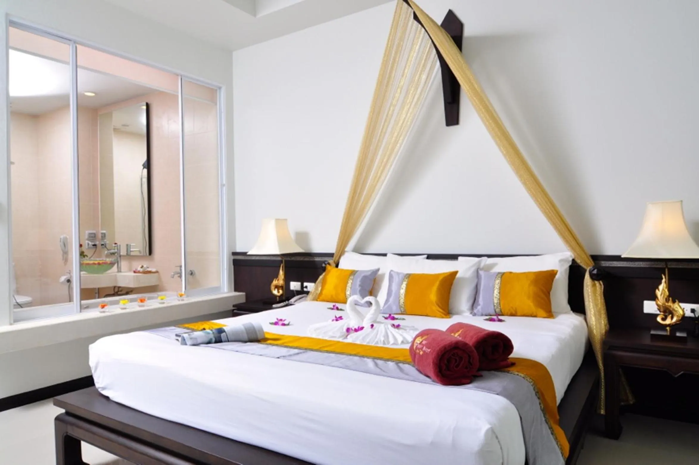 Bedroom, Bed in Baan Karonburi Resort