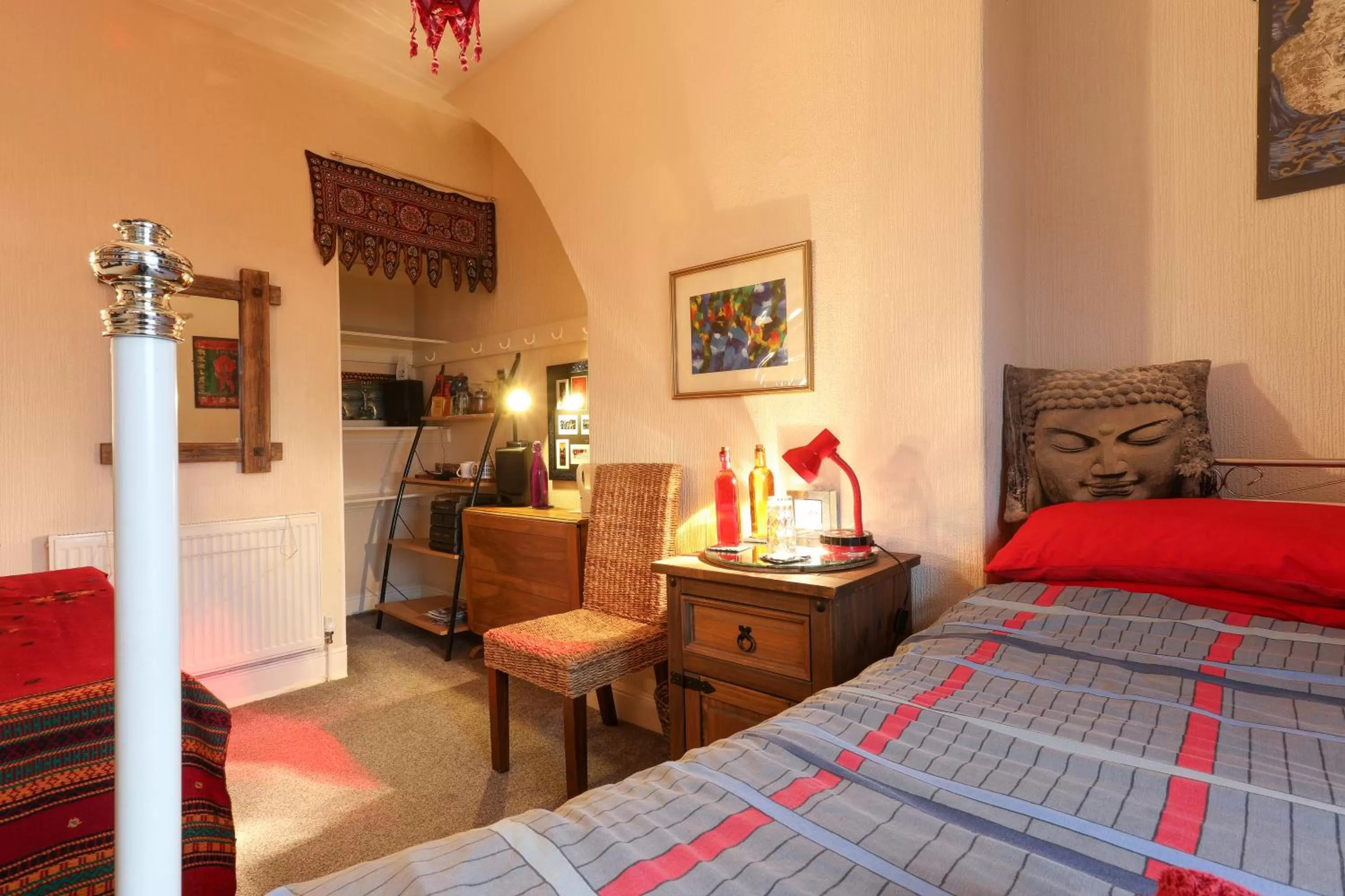 Photo of the whole room, Bed in Bradford Digs