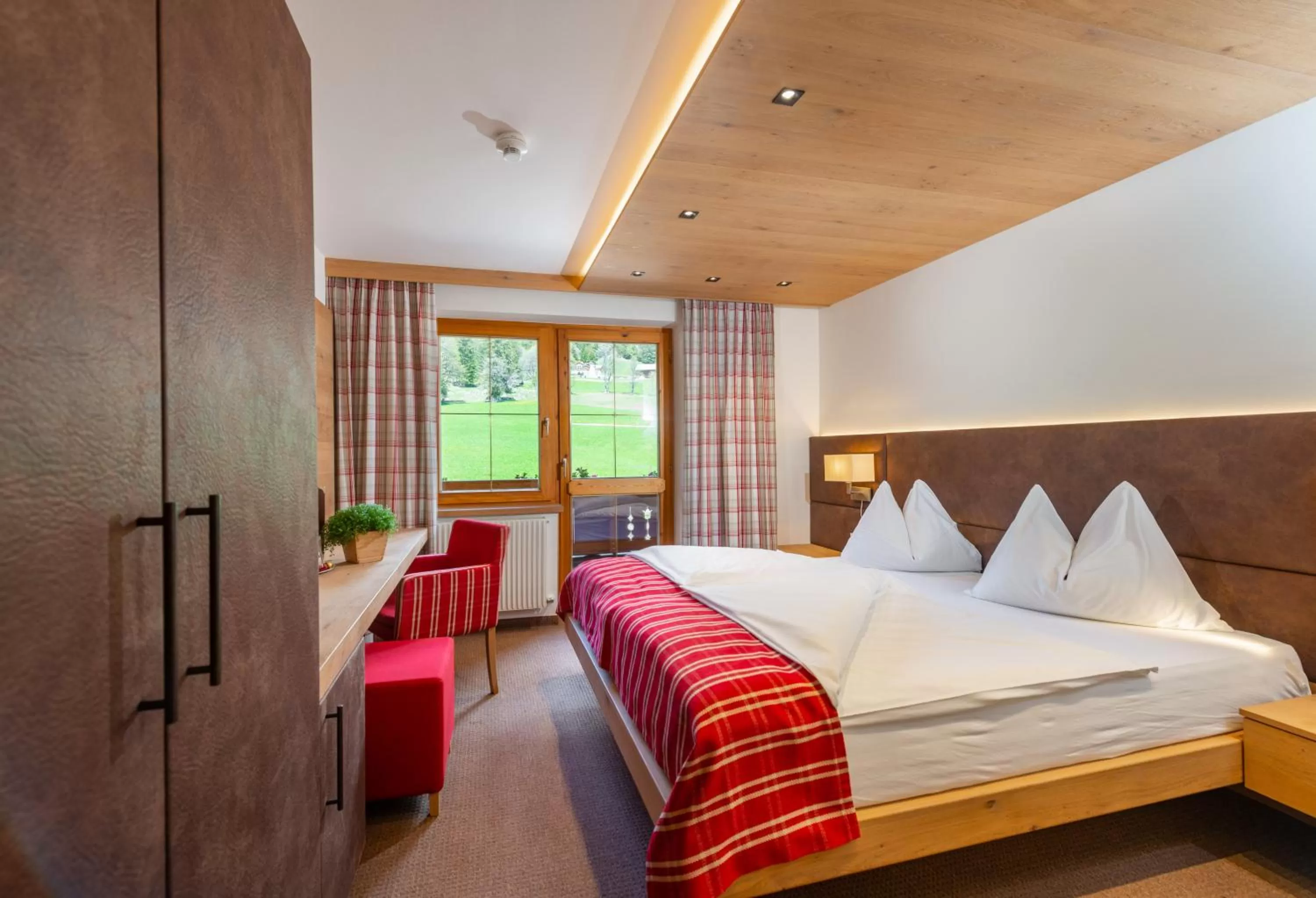 Photo of the whole room, Bed in Hotel Lindenhof