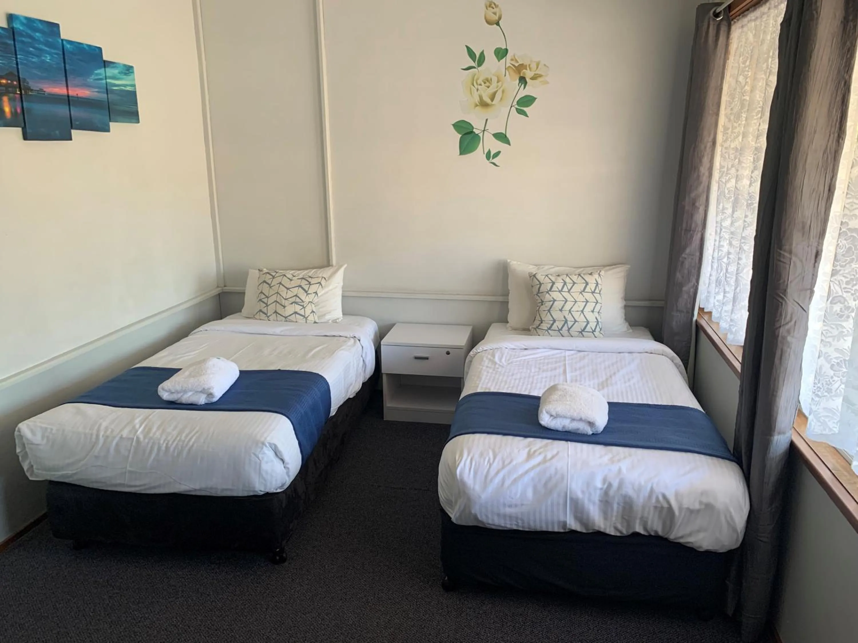 Bedroom, Bed in Arkana Motel