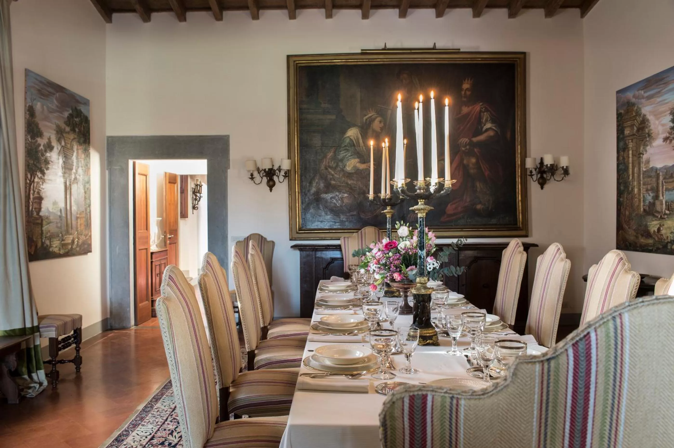 Dining area in Viesca Toscana Suites & Villas