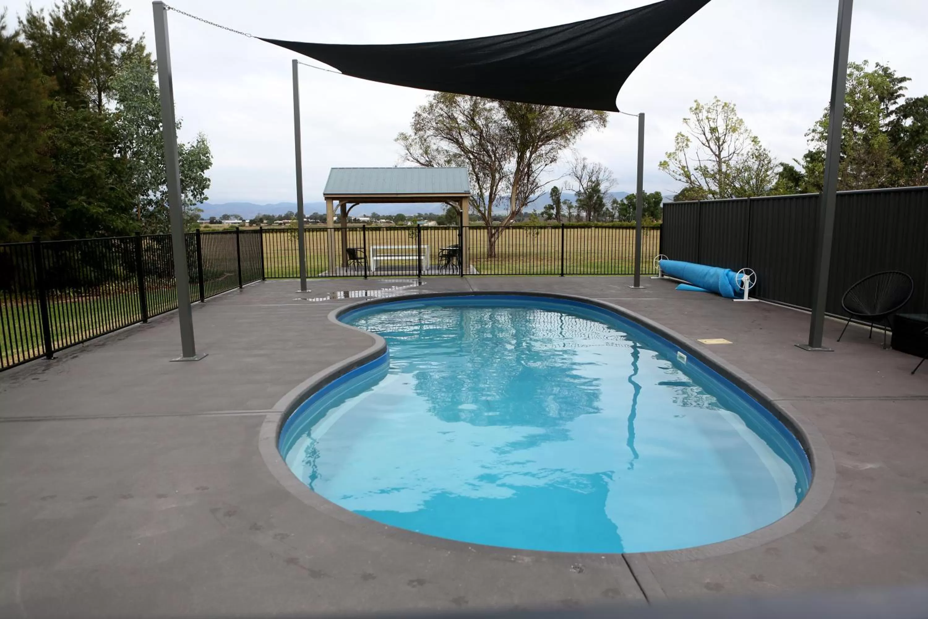Swimming pool in Mudgee Vineyard Motor Inn