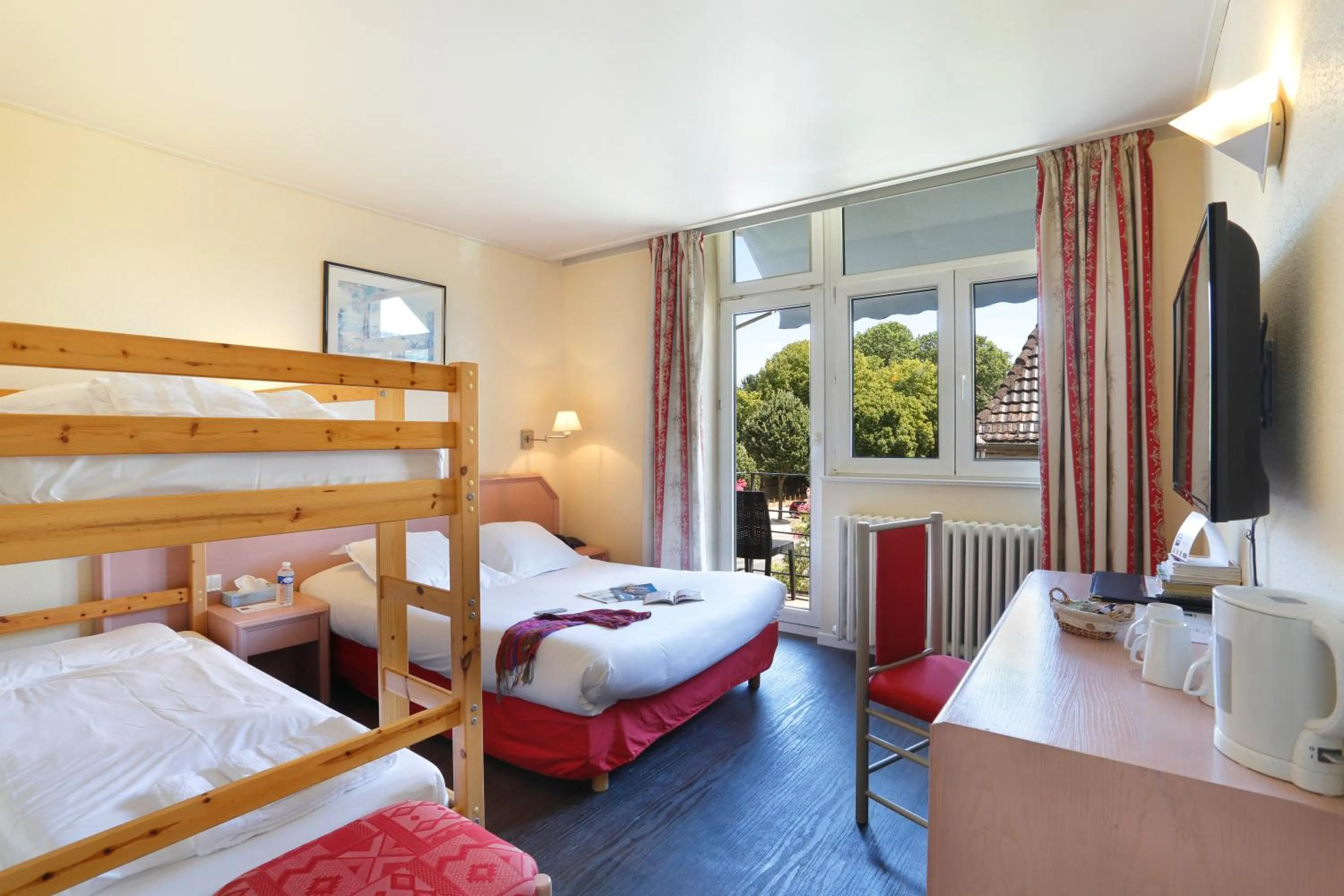 Bed in The Originals City Hotel de l Ange Guebwiller