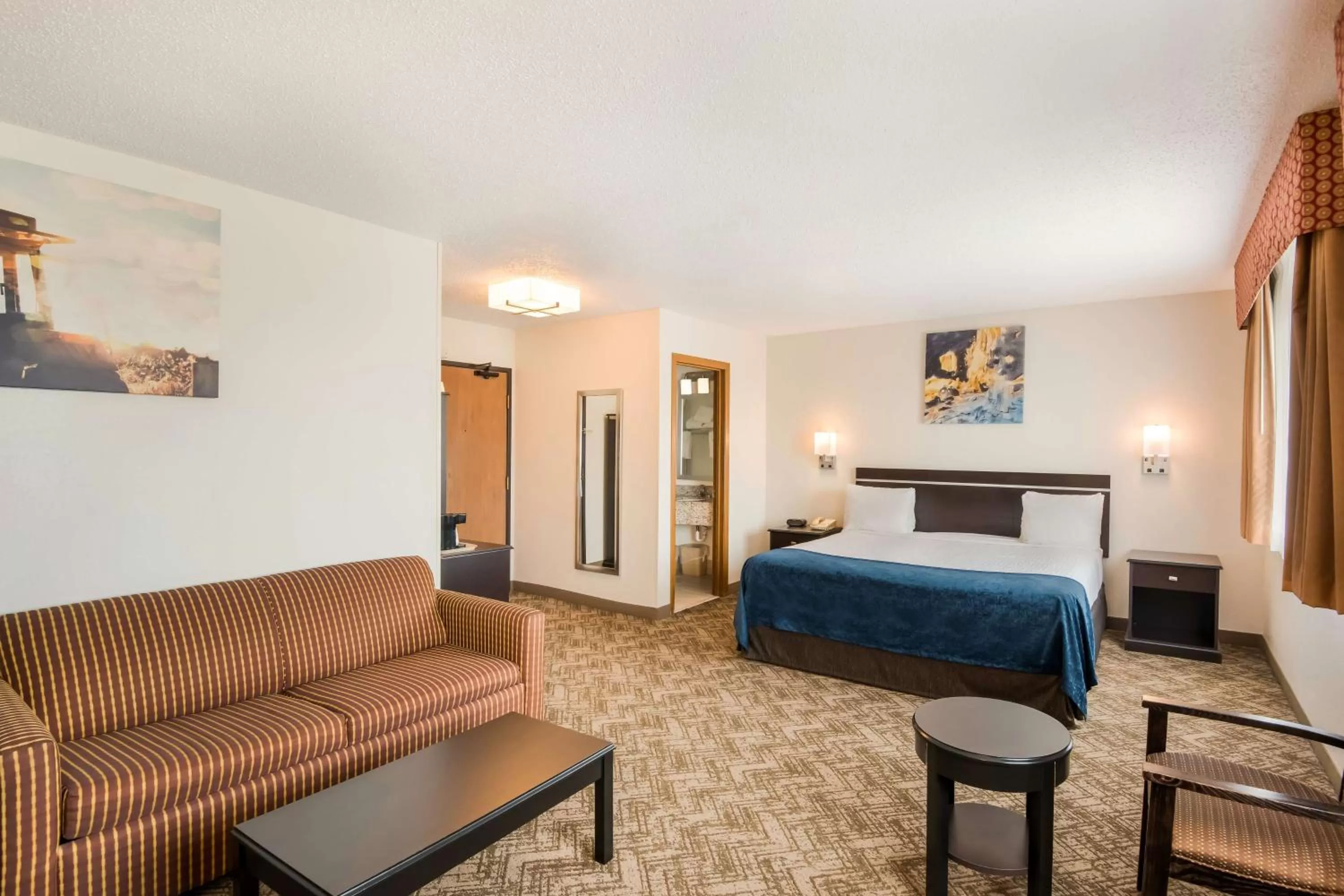 Bedroom, Bed in Best Western Mount Pleasant Inn