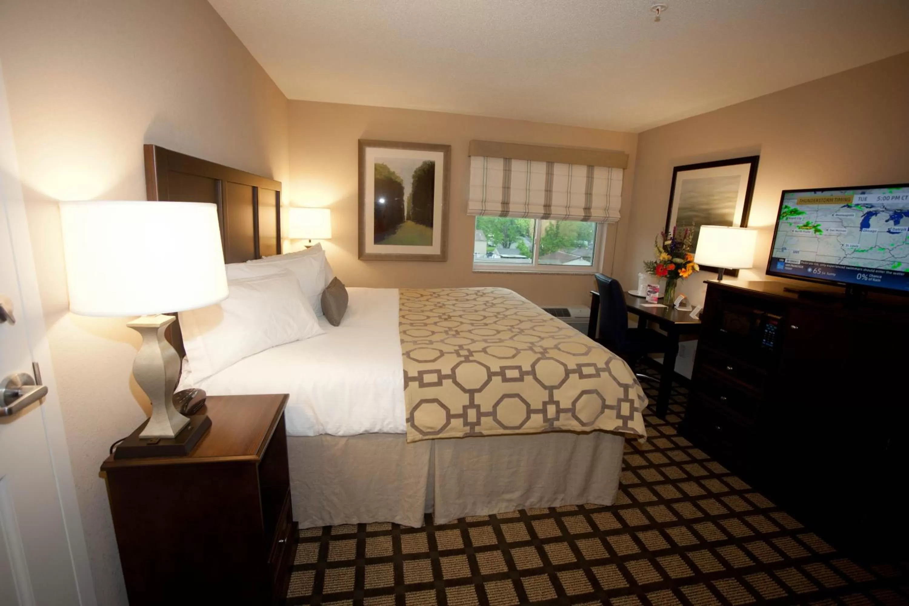 Bedroom, Bed in Baymont by Wyndham Erie