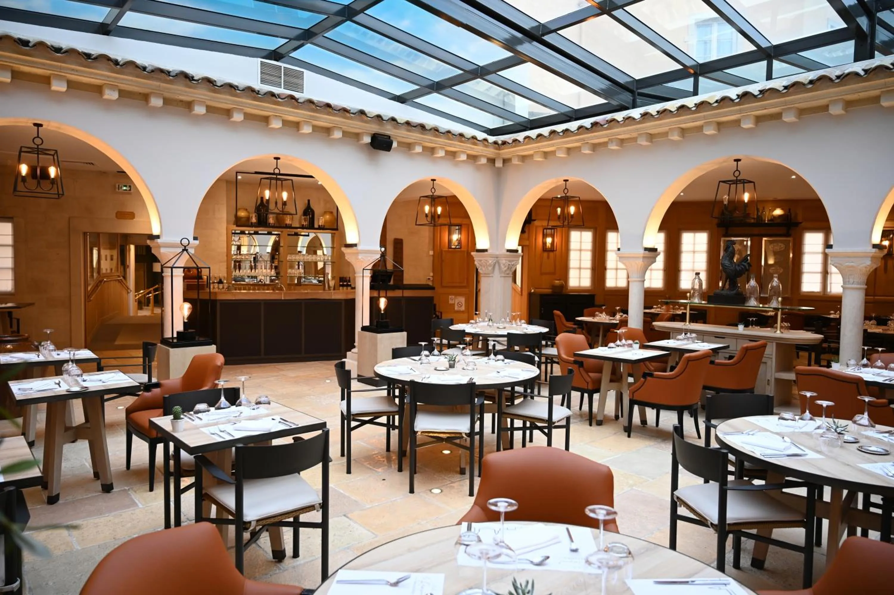 Patio in Hôtel Le Rempart