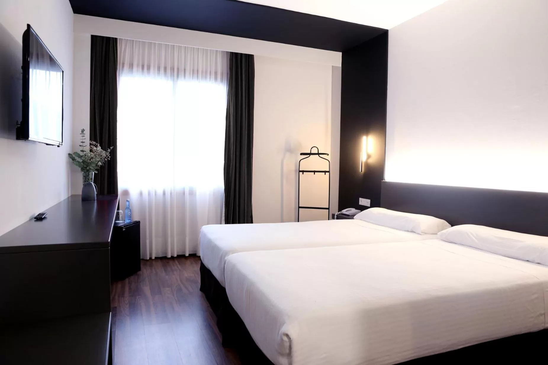 TV and multimedia, Bed in Hotel Alfonso IX