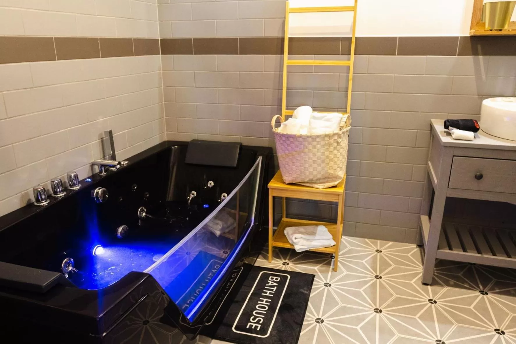 Hot Tub in Dunakavics XIII Apartman